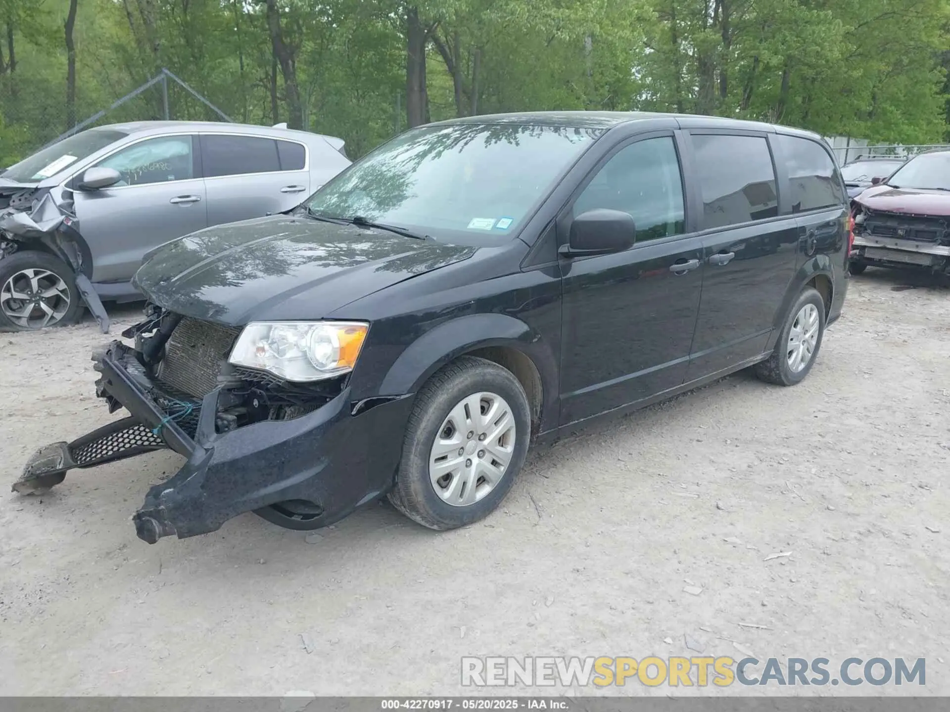 2 Photograph of a damaged car 2C4RDGBG2KR797195 DODGE GRAND CARAVAN 2019