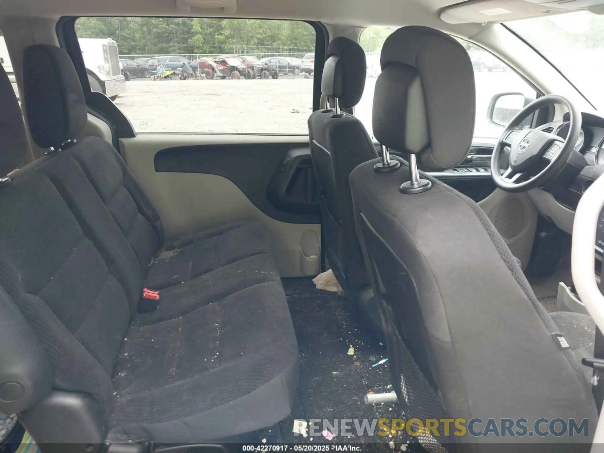 8 Photograph of a damaged car 2C4RDGBG2KR797195 DODGE GRAND CARAVAN 2019