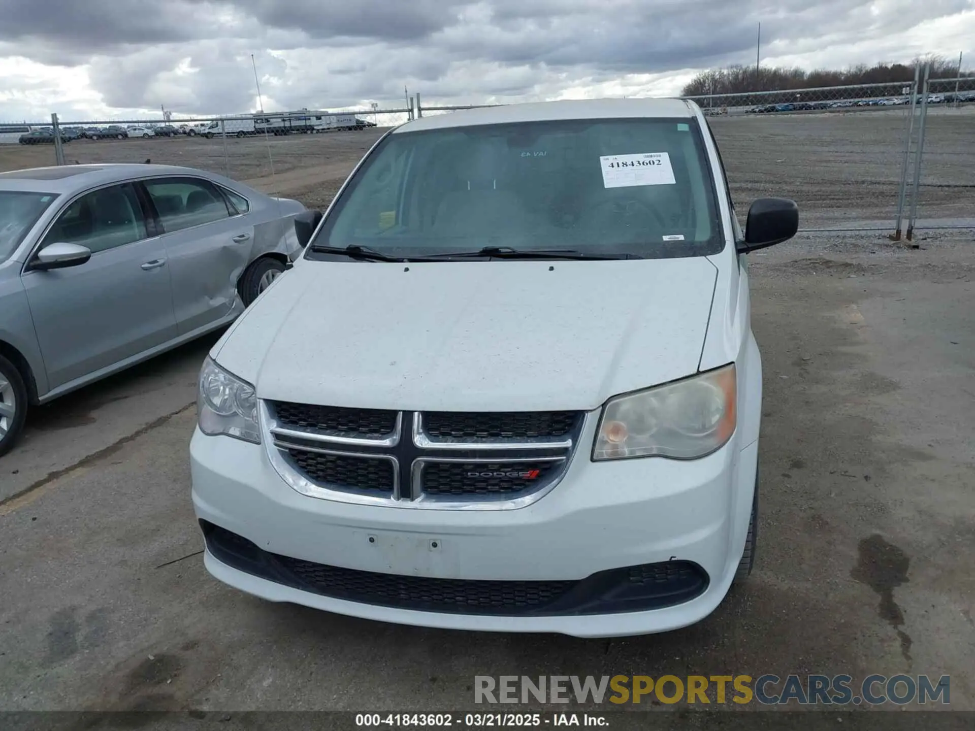 13 Photograph of a damaged car 2C4RDGBG3KR573305 DODGE GRAND CARAVAN 2019