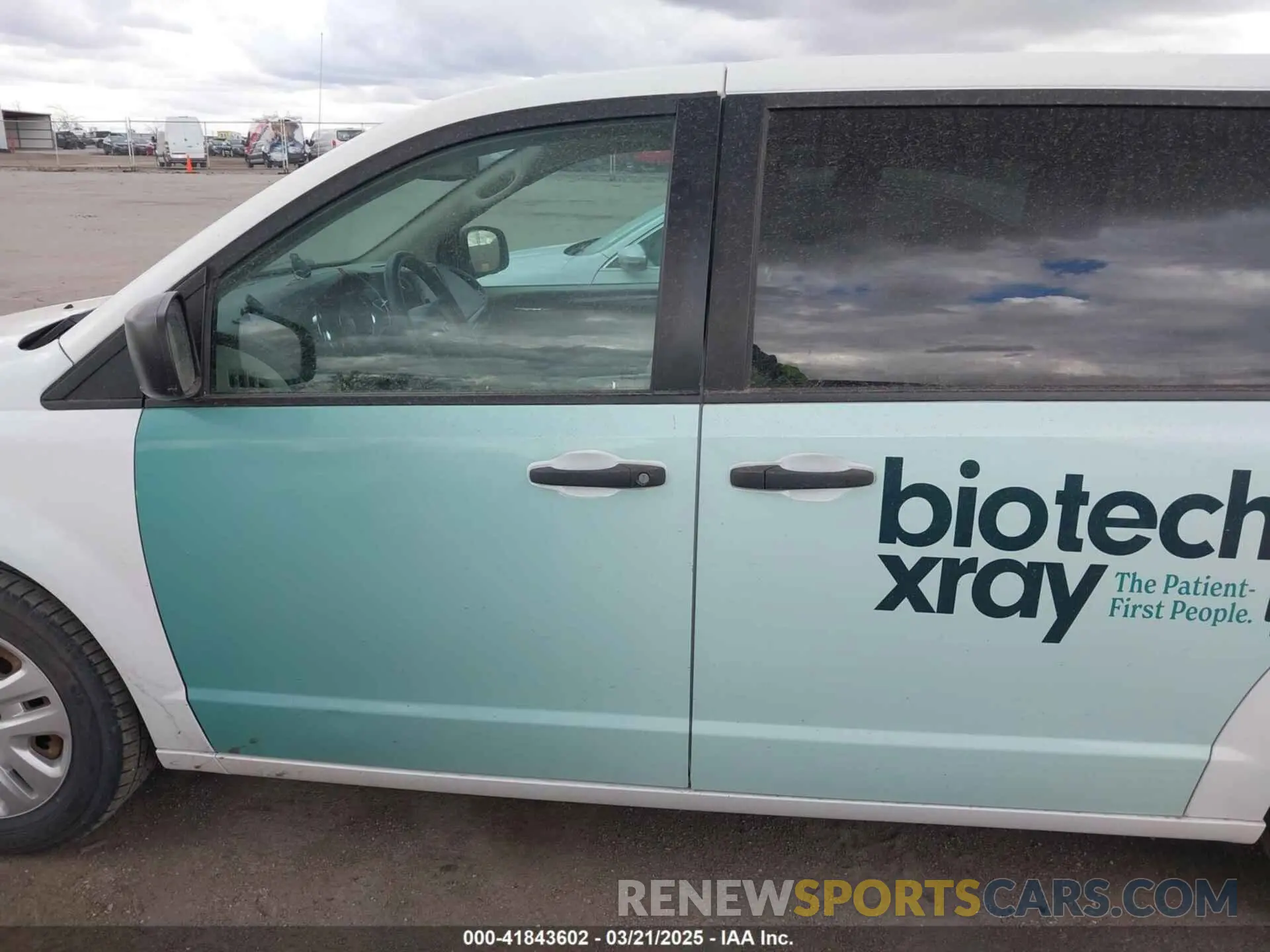 15 Photograph of a damaged car 2C4RDGBG3KR573305 DODGE GRAND CARAVAN 2019