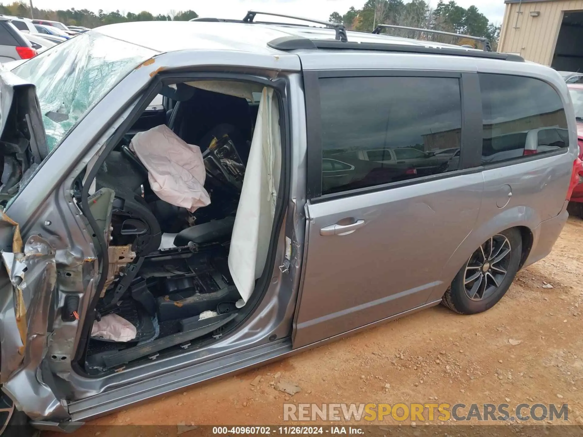 13 Photograph of a damaged car 2C4RDGBG3KR639447 DODGE GRAND CARAVAN 2019