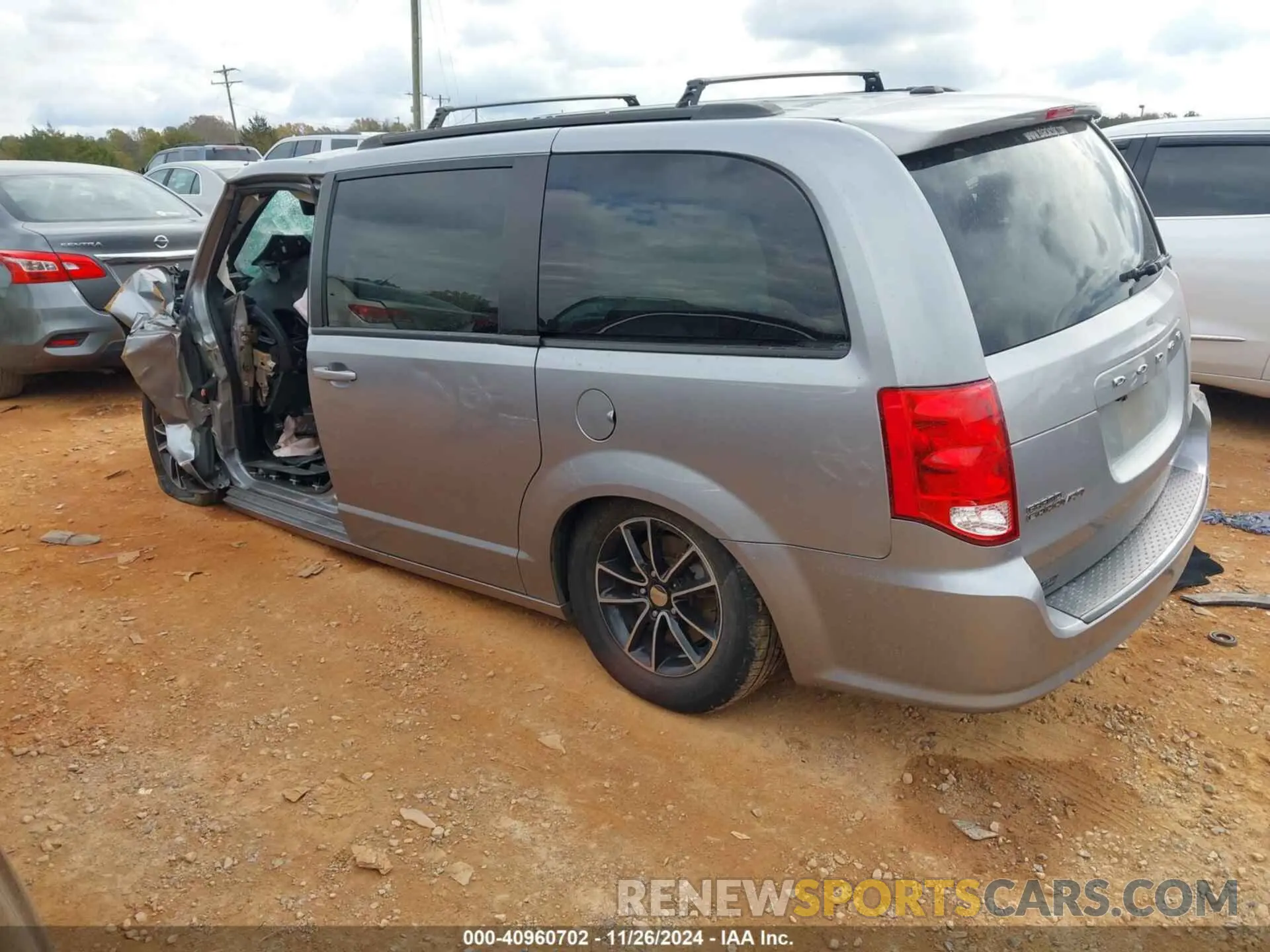3 Photograph of a damaged car 2C4RDGBG3KR639447 DODGE GRAND CARAVAN 2019