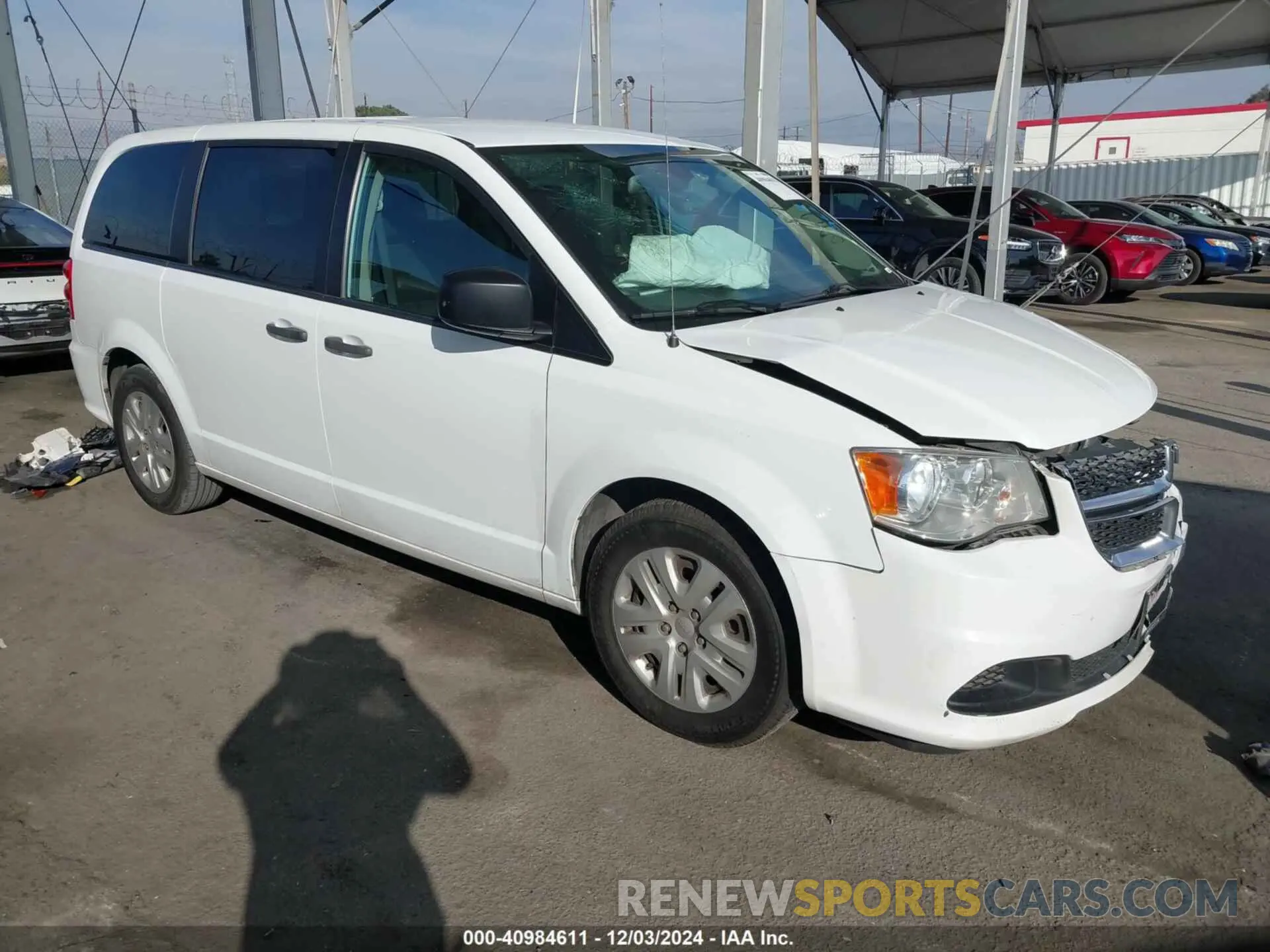 1 Photograph of a damaged car 2C4RDGBG3KR719962 DODGE GRAND CARAVAN 2019
