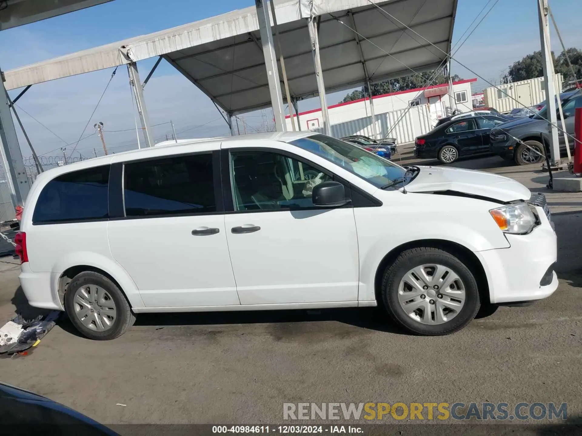 14 Photograph of a damaged car 2C4RDGBG3KR719962 DODGE GRAND CARAVAN 2019
