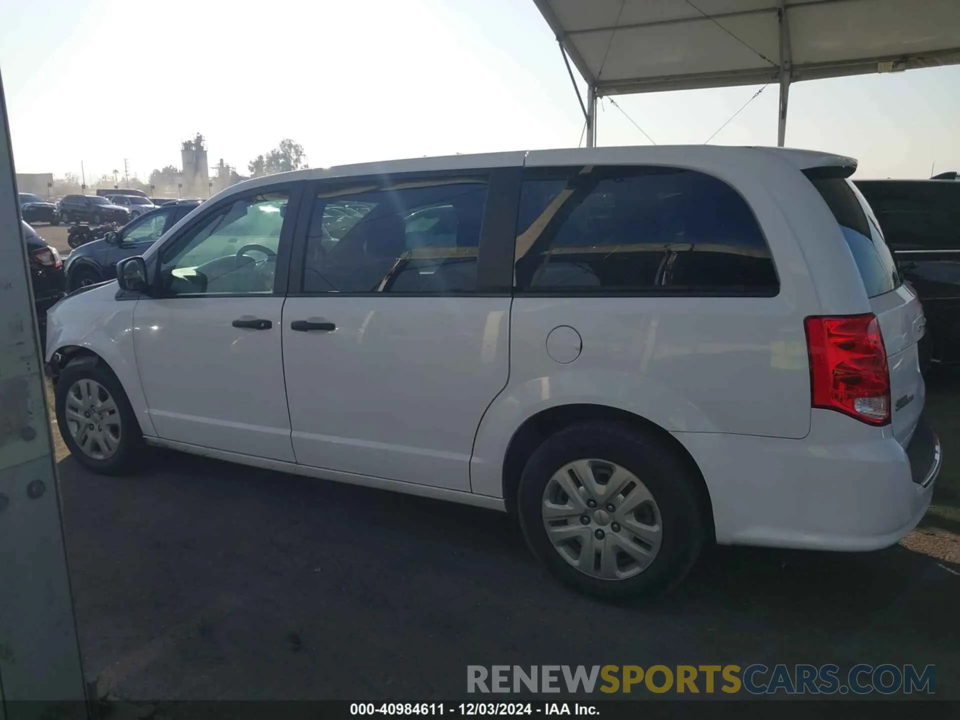 15 Photograph of a damaged car 2C4RDGBG3KR719962 DODGE GRAND CARAVAN 2019
