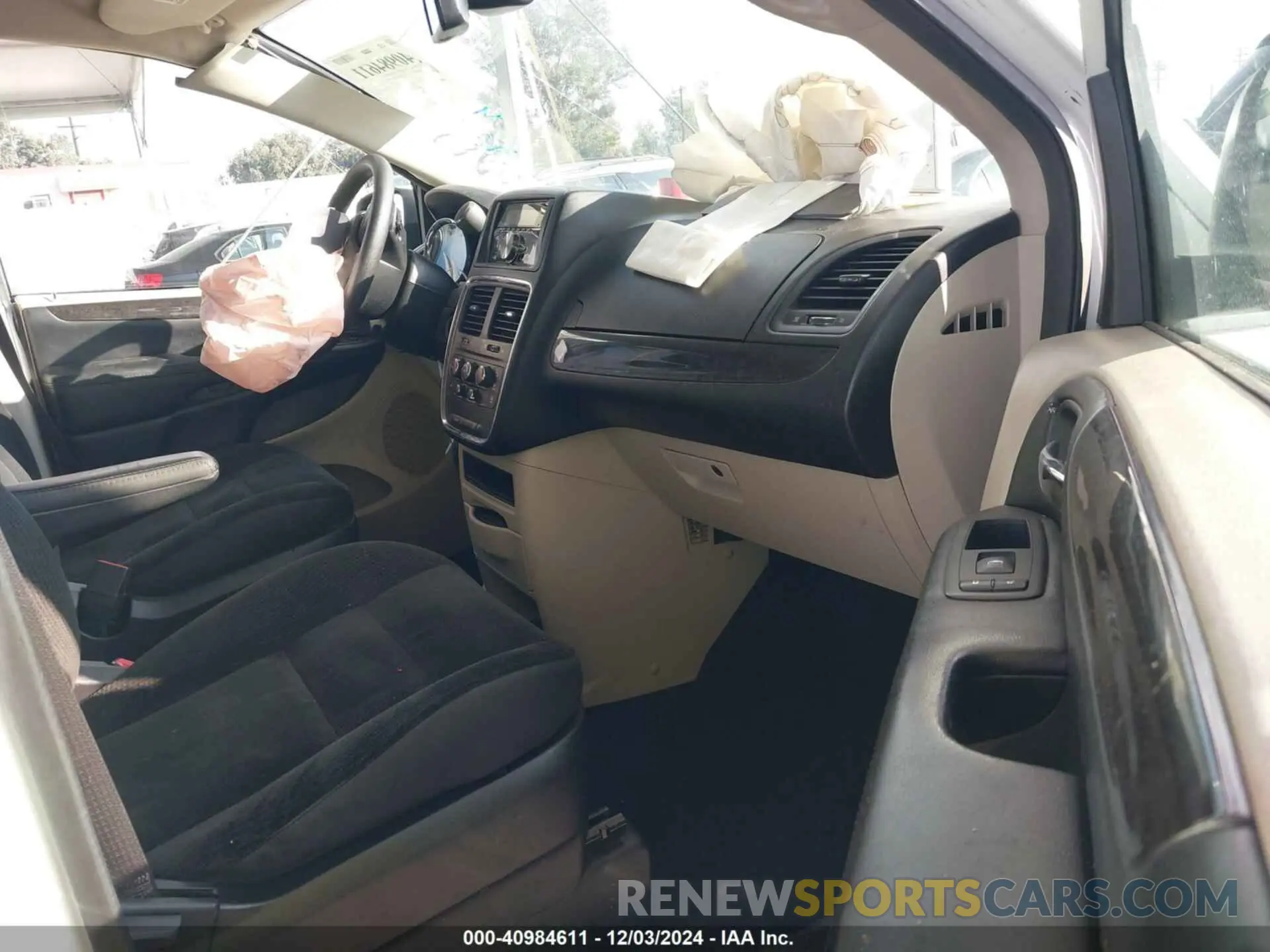 5 Photograph of a damaged car 2C4RDGBG3KR719962 DODGE GRAND CARAVAN 2019