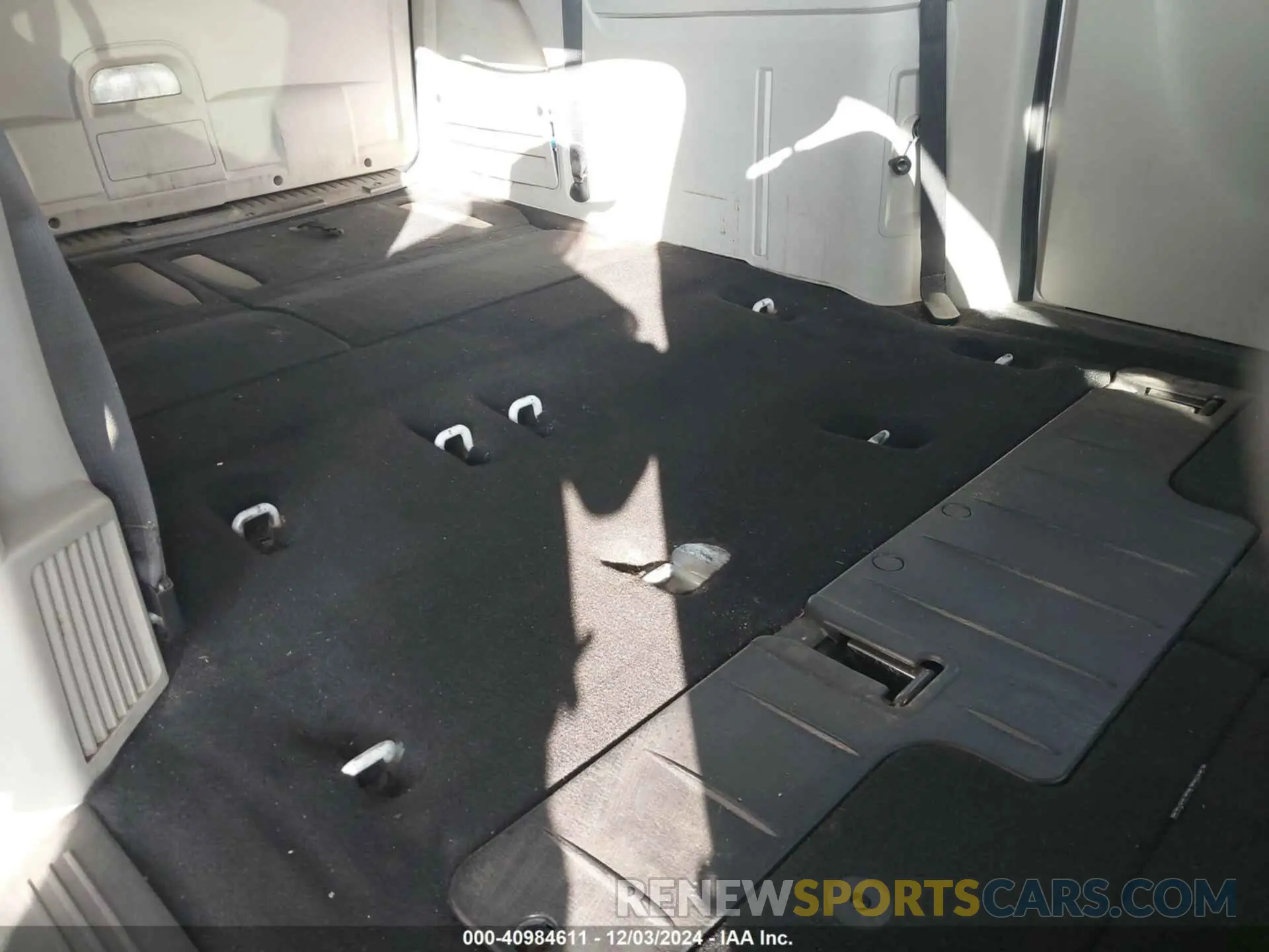 8 Photograph of a damaged car 2C4RDGBG3KR719962 DODGE GRAND CARAVAN 2019