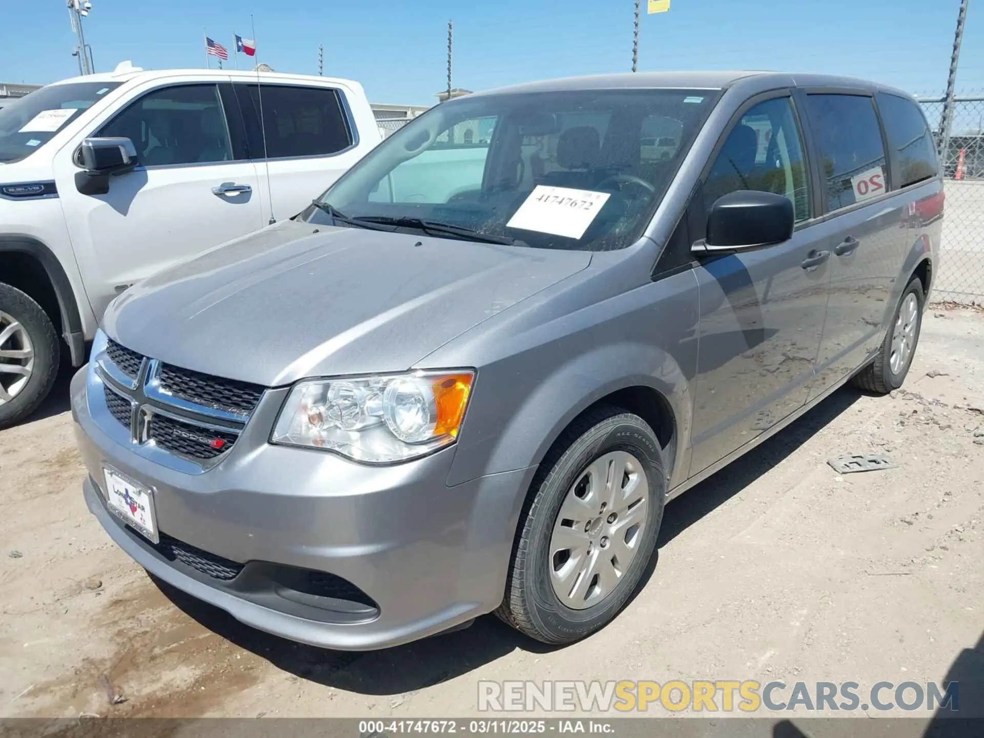2 Photograph of a damaged car 2C4RDGBG3KR790398 DODGE GRAND CARAVAN 2019