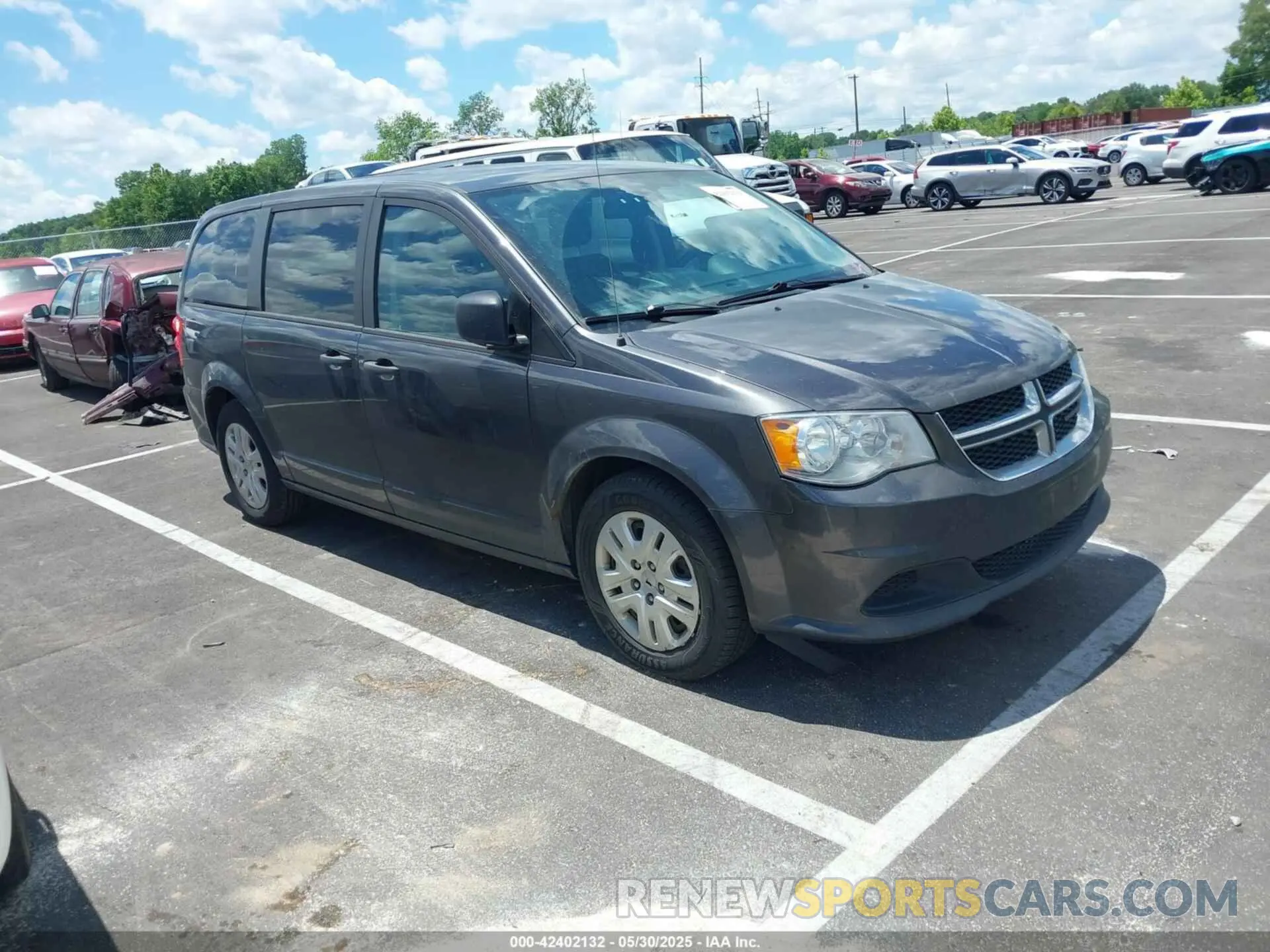 1 Photograph of a damaged car 2C4RDGBG4KR587150 DODGE GRAND CARAVAN 2019