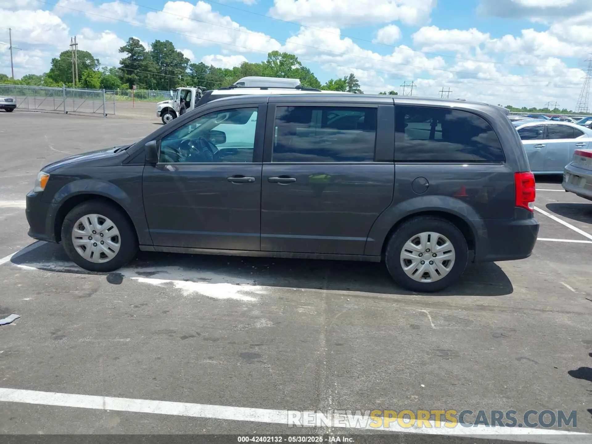 14 Photograph of a damaged car 2C4RDGBG4KR587150 DODGE GRAND CARAVAN 2019