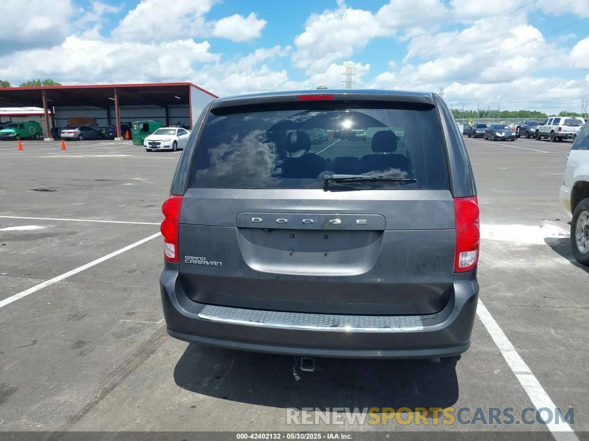 16 Photograph of a damaged car 2C4RDGBG4KR587150 DODGE GRAND CARAVAN 2019