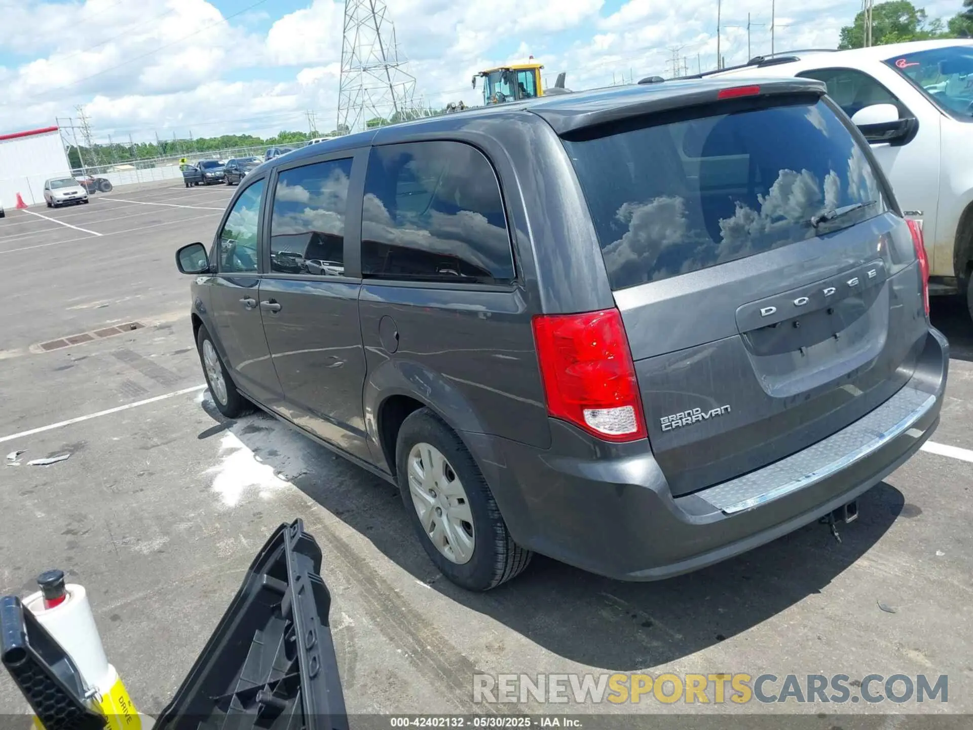 3 Photograph of a damaged car 2C4RDGBG4KR587150 DODGE GRAND CARAVAN 2019