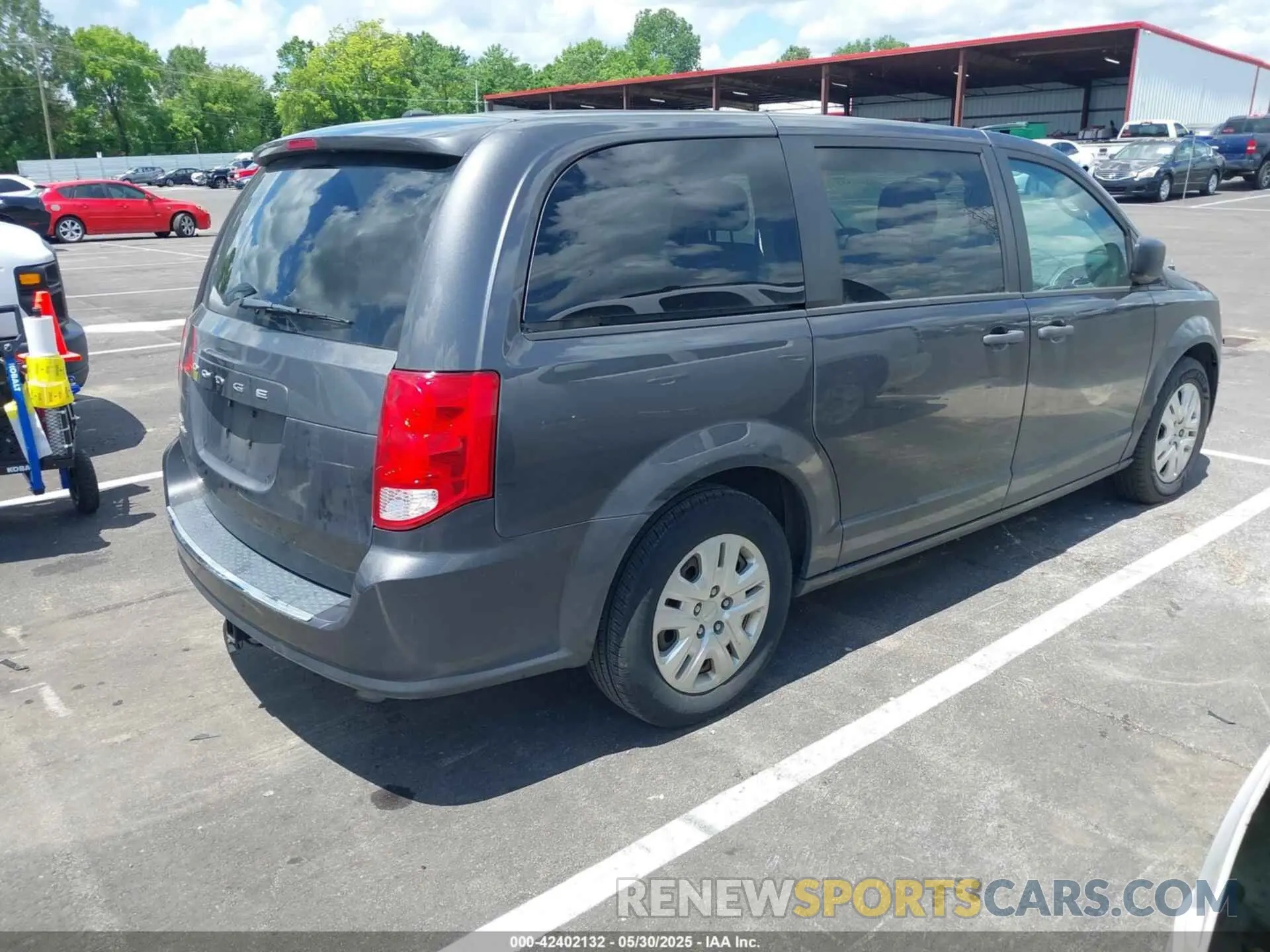 4 Photograph of a damaged car 2C4RDGBG4KR587150 DODGE GRAND CARAVAN 2019