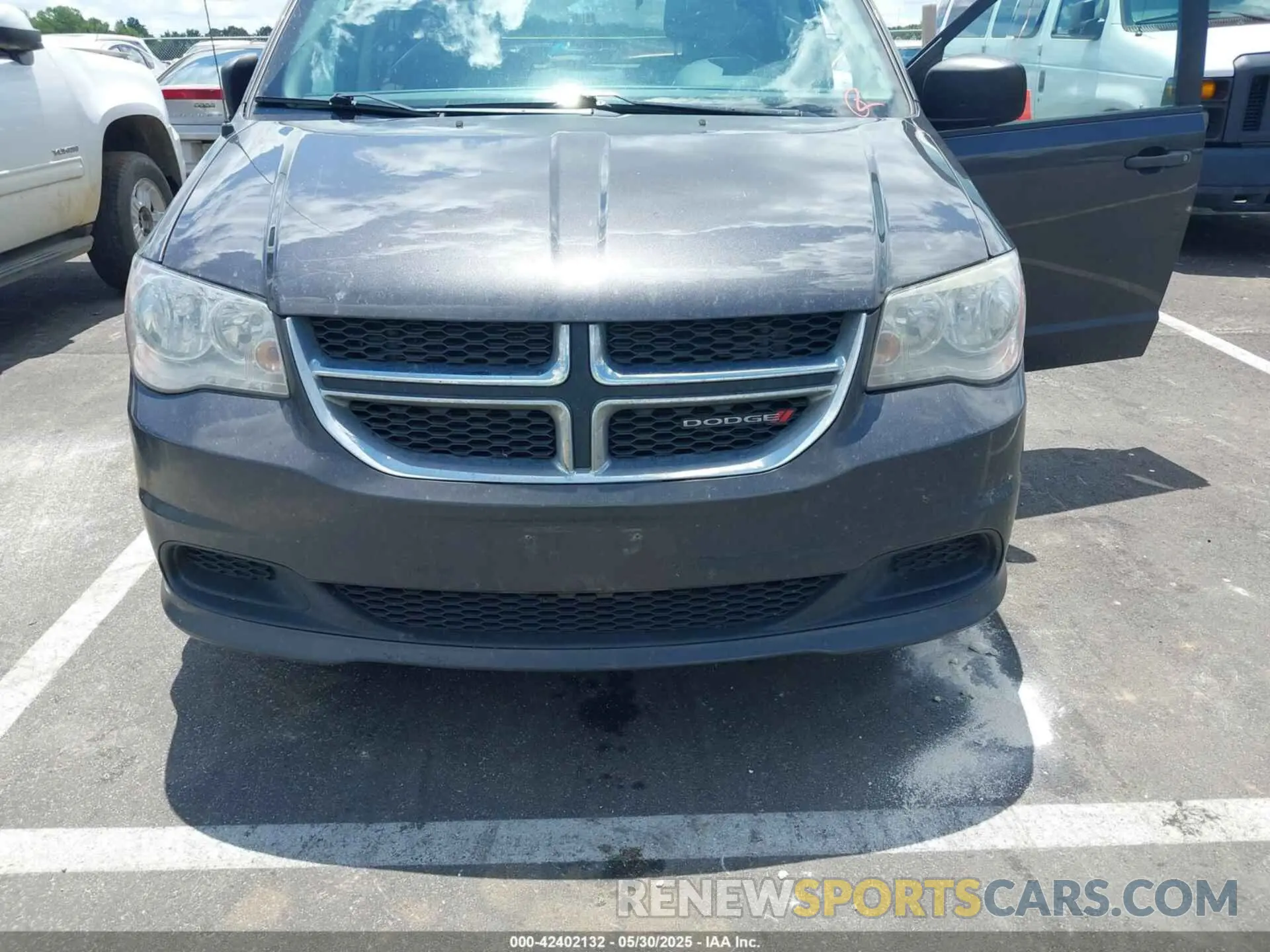 6 Photograph of a damaged car 2C4RDGBG4KR587150 DODGE GRAND CARAVAN 2019