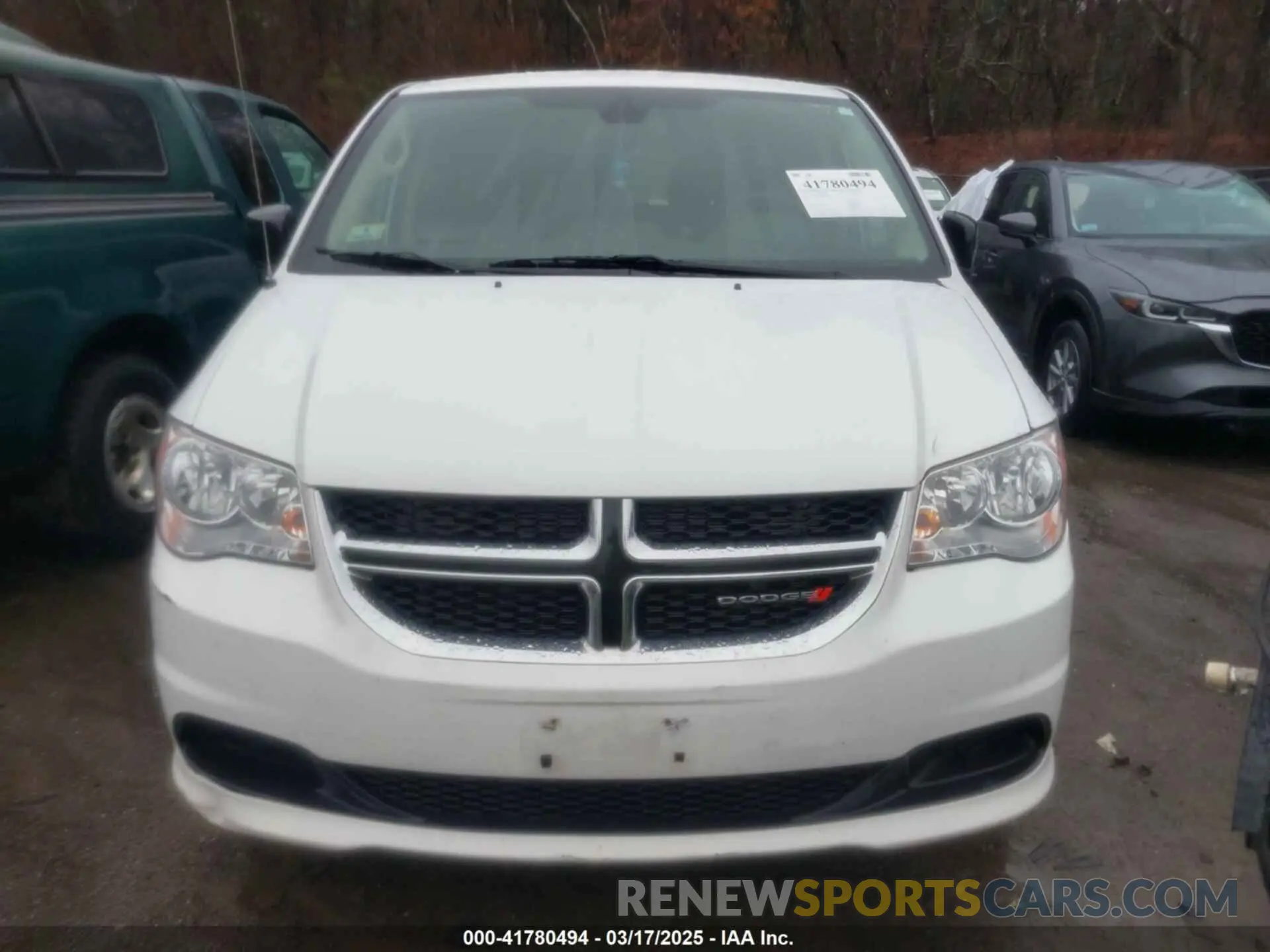 12 Photograph of a damaged car 2C4RDGBG4KR643362 DODGE GRAND CARAVAN 2019