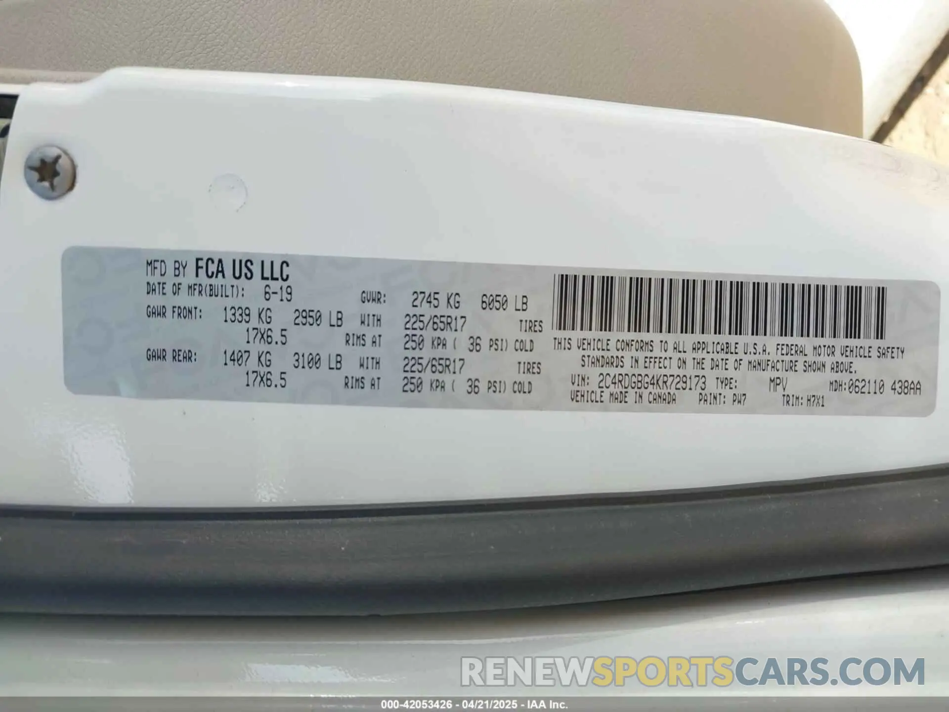 9 Photograph of a damaged car 2C4RDGBG4KR729173 DODGE GRAND CARAVAN 2019
