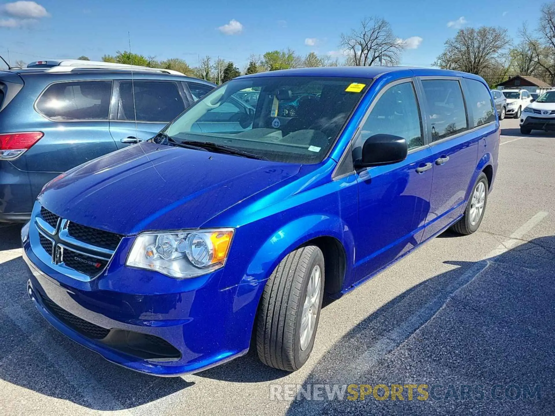 16 Photograph of a damaged car 2C4RDGBG4KR770399 DODGE GRAND CARAVAN 2019