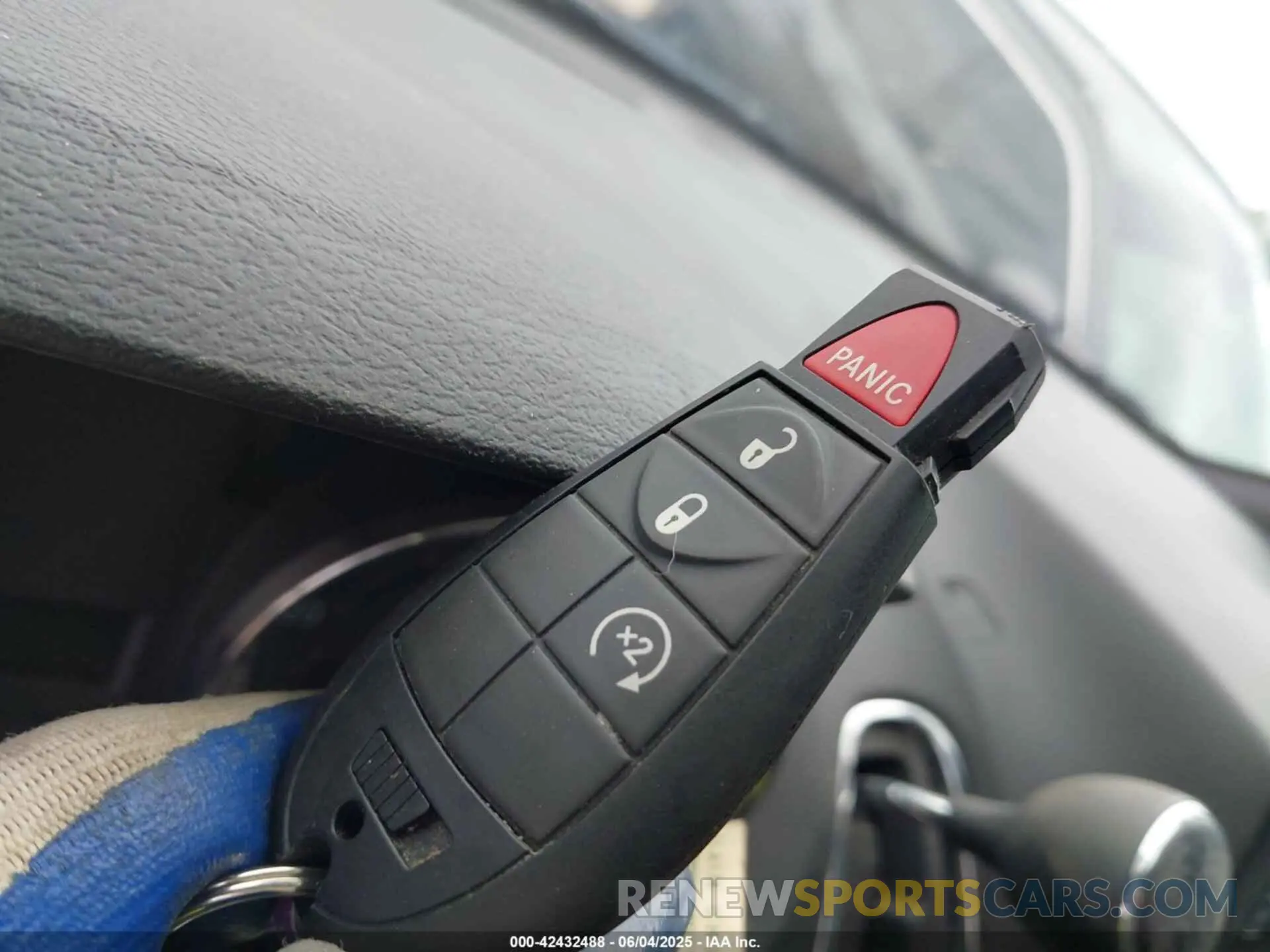 11 Photograph of a damaged car 2C4RDGBG5KR502803 DODGE GRAND CARAVAN 2019