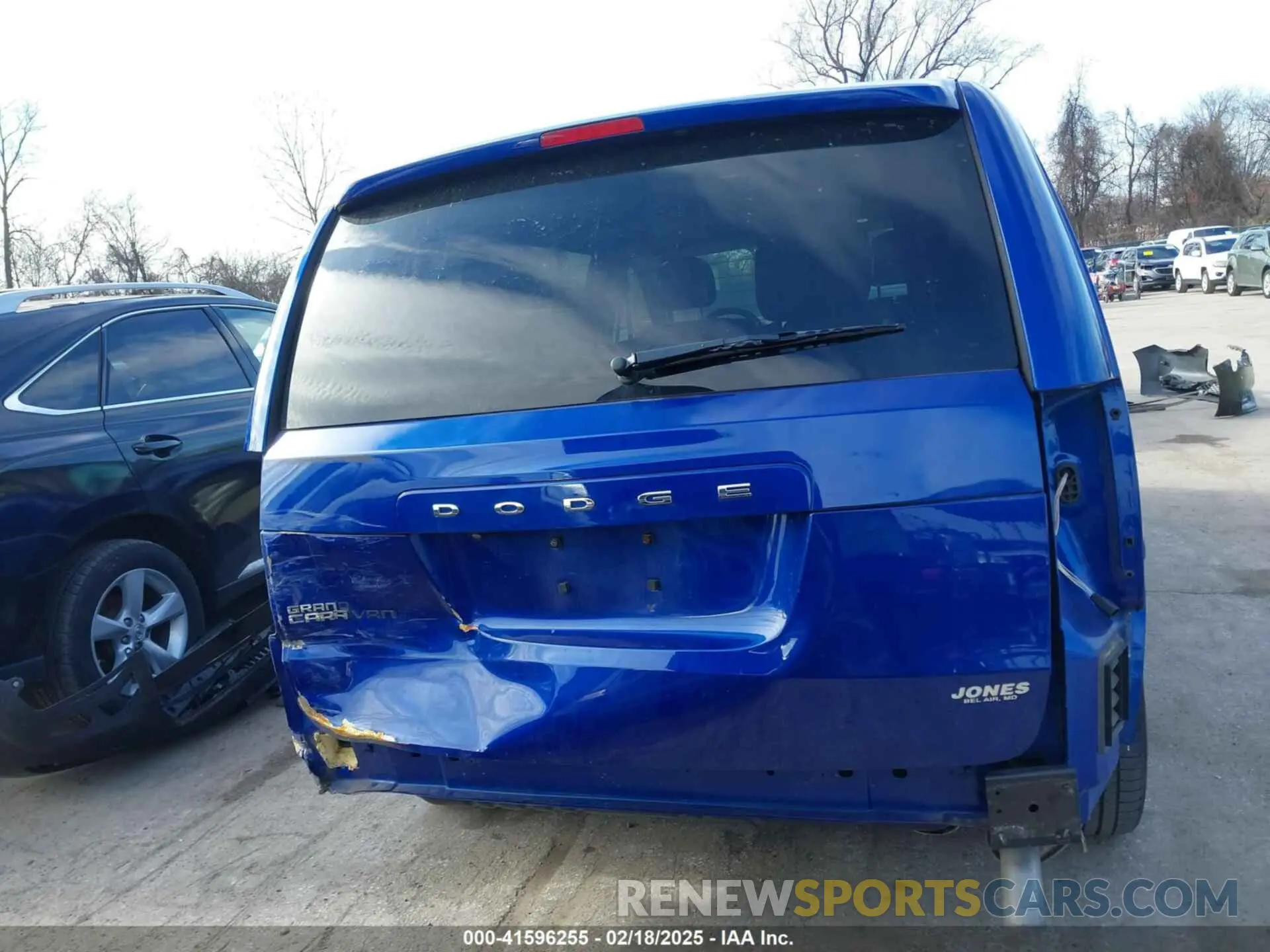 17 Photograph of a damaged car 2C4RDGBG5KR551435 DODGE GRAND CARAVAN 2019