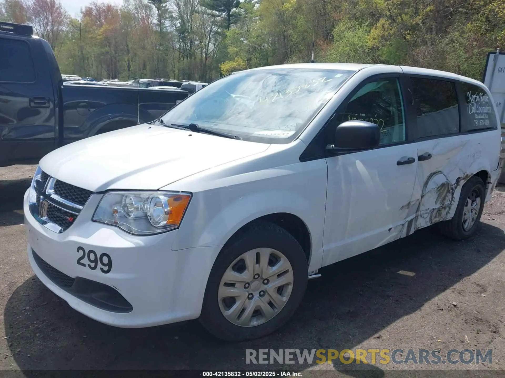 2 Photograph of a damaged car 2C4RDGBG5KR797255 DODGE GRAND CARAVAN 2019