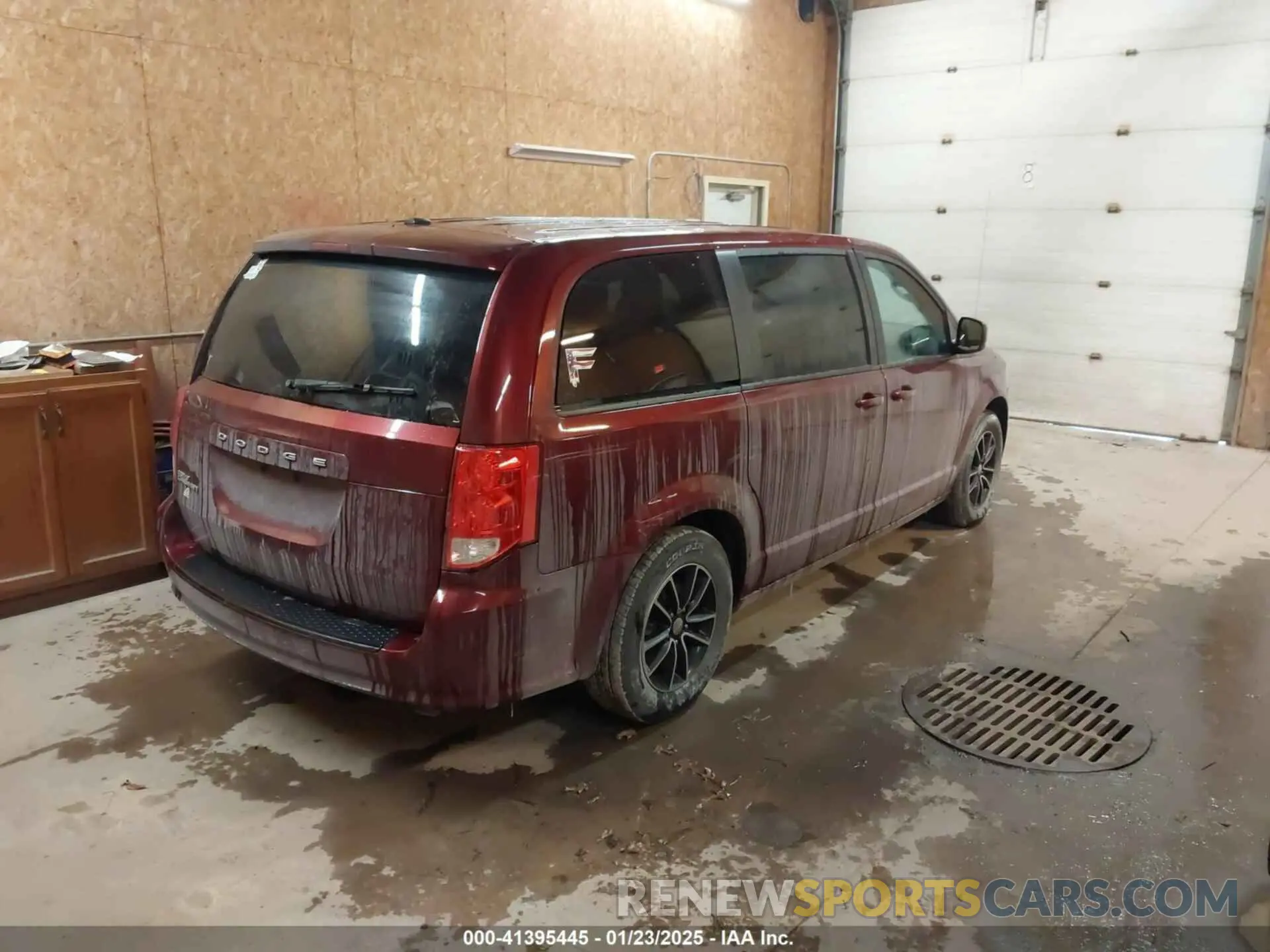 4 Photograph of a damaged car 2C4RDGBG6KR502910 DODGE GRAND CARAVAN 2019