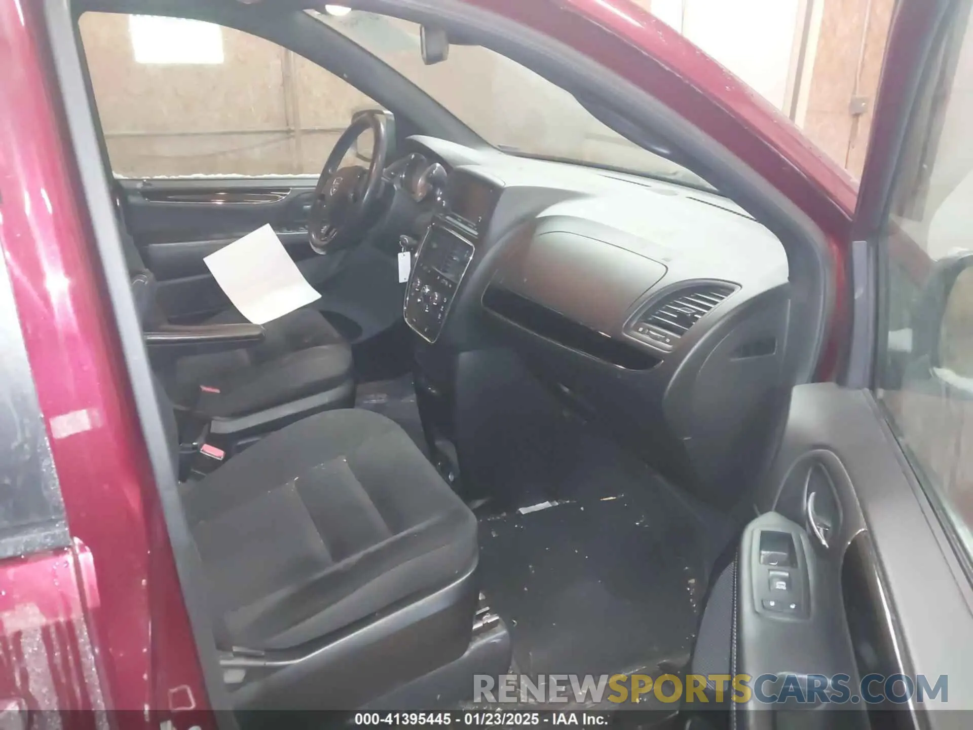 5 Photograph of a damaged car 2C4RDGBG6KR502910 DODGE GRAND CARAVAN 2019