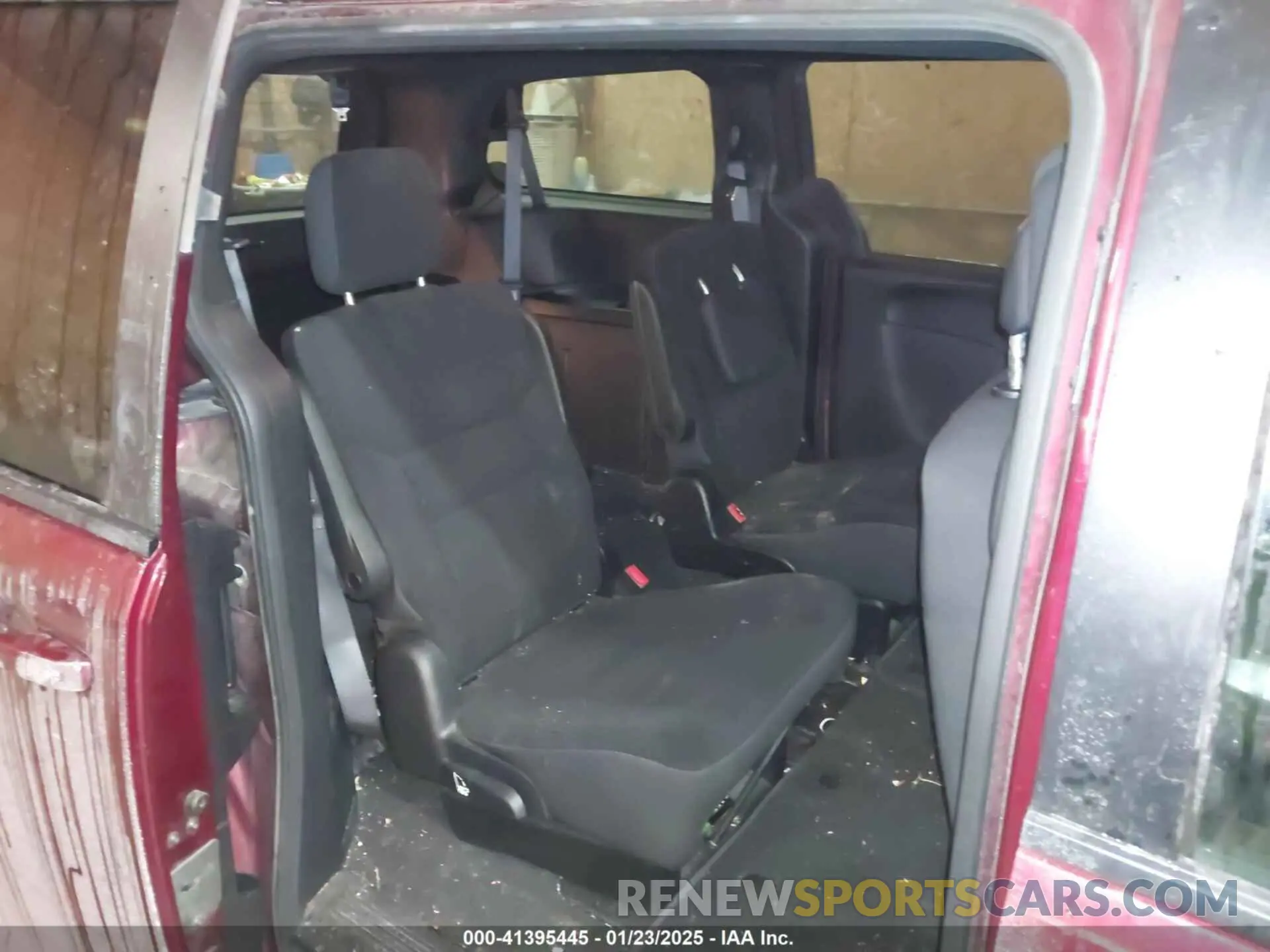 8 Photograph of a damaged car 2C4RDGBG6KR502910 DODGE GRAND CARAVAN 2019