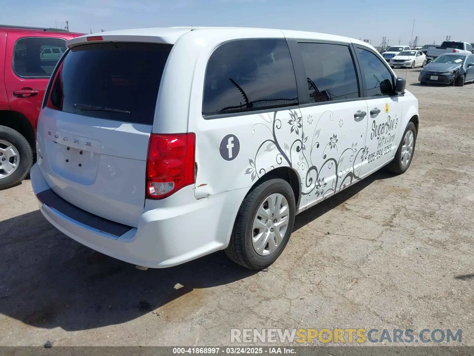 4 Photograph of a damaged car 2C4RDGBG6KR540931 DODGE GRAND CARAVAN 2019