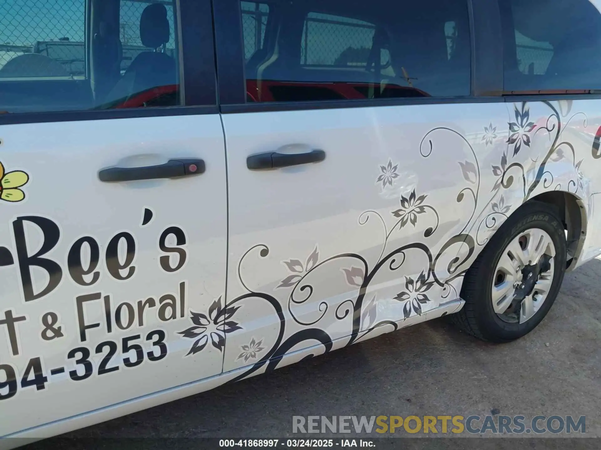 6 Photograph of a damaged car 2C4RDGBG6KR540931 DODGE GRAND CARAVAN 2019