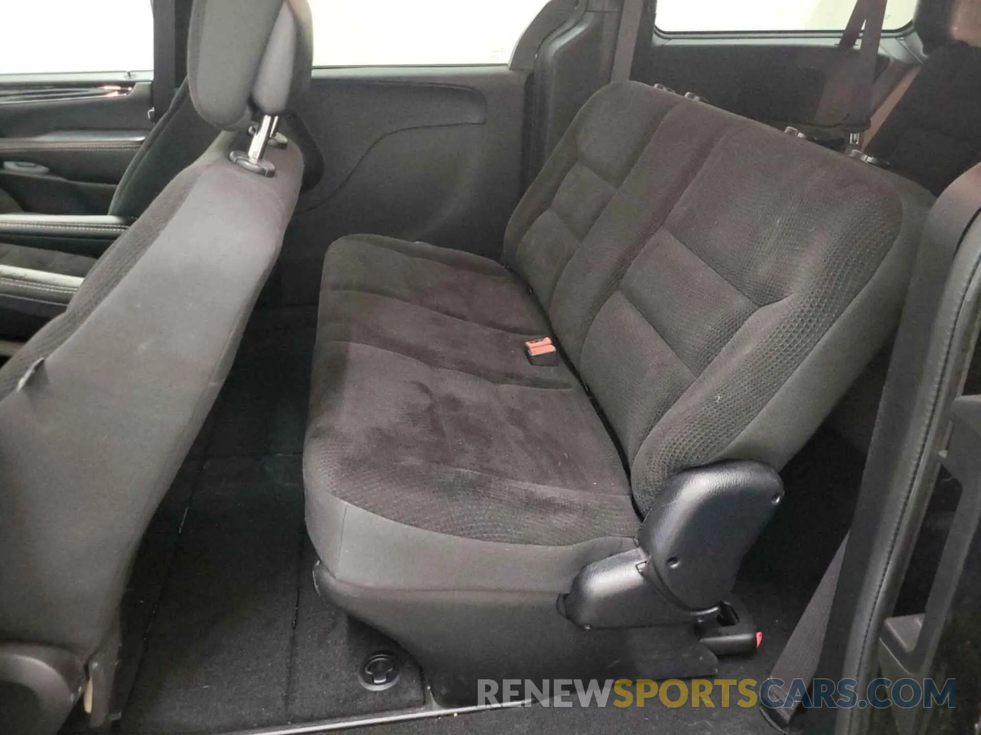 14 Photograph of a damaged car 2C4RDGBG6KR676220 DODGE GRAND CARAVAN 2019
