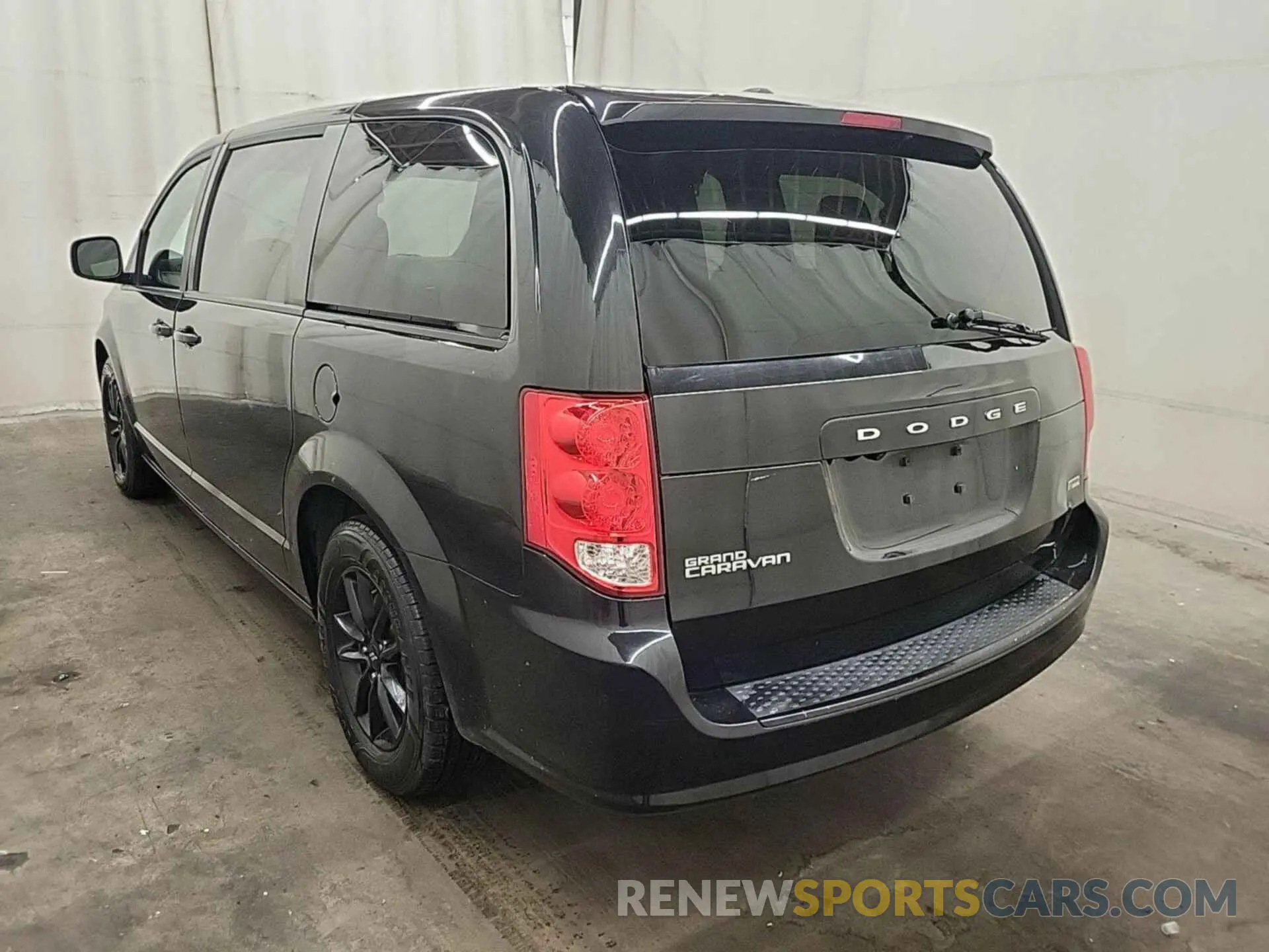 19 Photograph of a damaged car 2C4RDGBG6KR676220 DODGE GRAND CARAVAN 2019