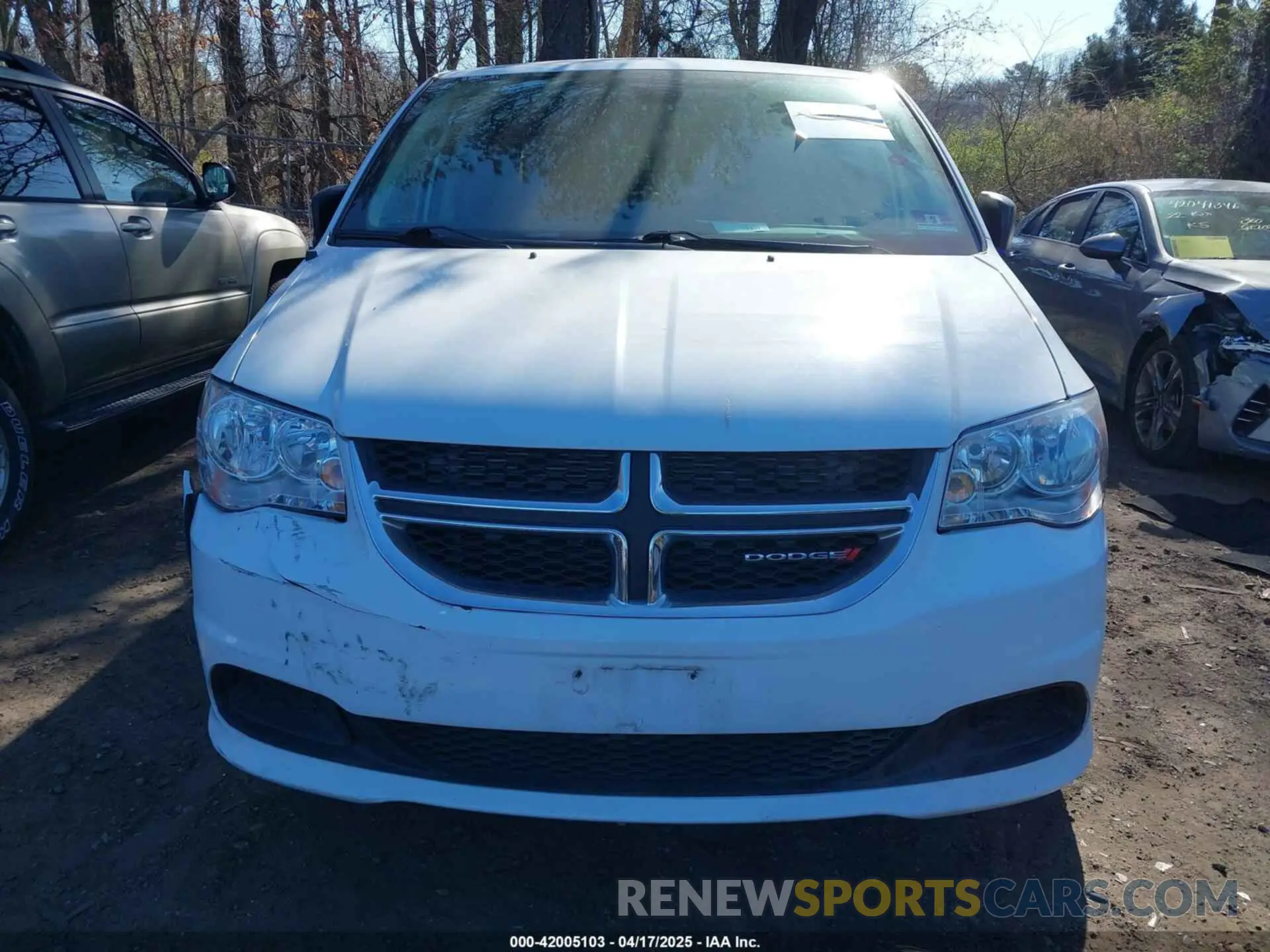 12 Photograph of a damaged car 2C4RDGBG6KR747108 DODGE GRAND CARAVAN 2019
