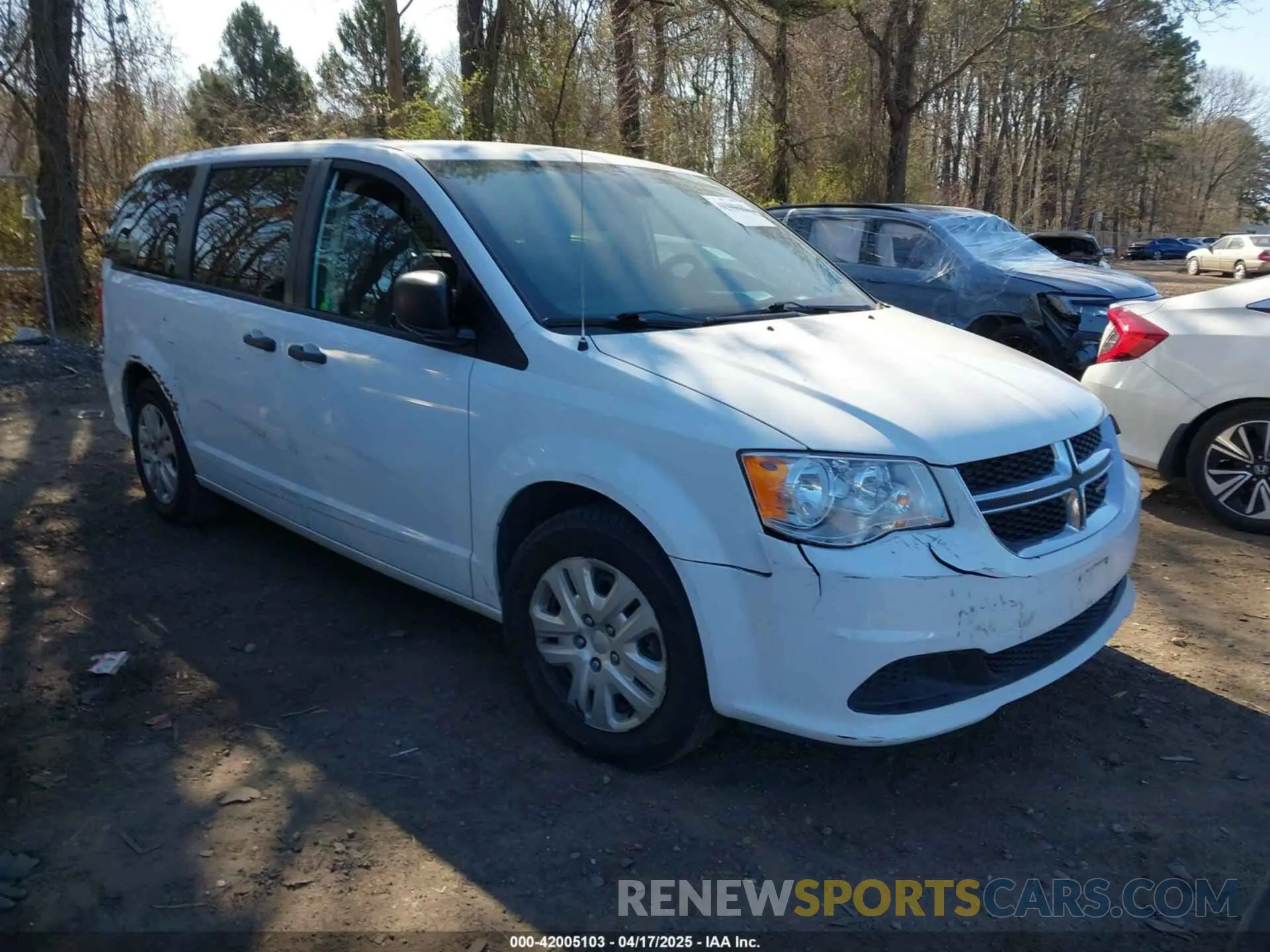 13 Photograph of a damaged car 2C4RDGBG6KR747108 DODGE GRAND CARAVAN 2019