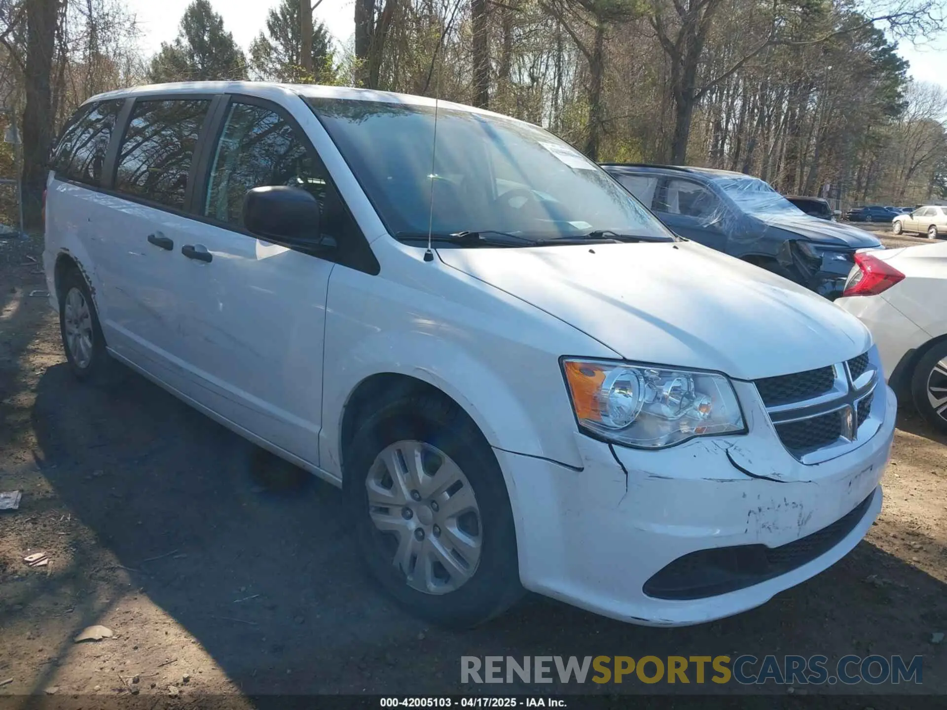 6 Photograph of a damaged car 2C4RDGBG6KR747108 DODGE GRAND CARAVAN 2019