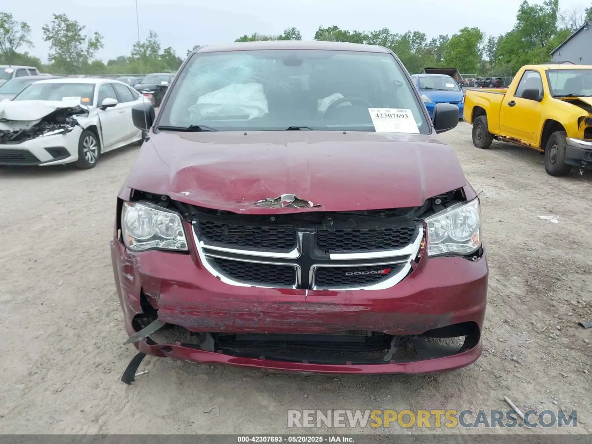 12 Photograph of a damaged car 2C4RDGBG6KR796647 DODGE GRAND CARAVAN 2019