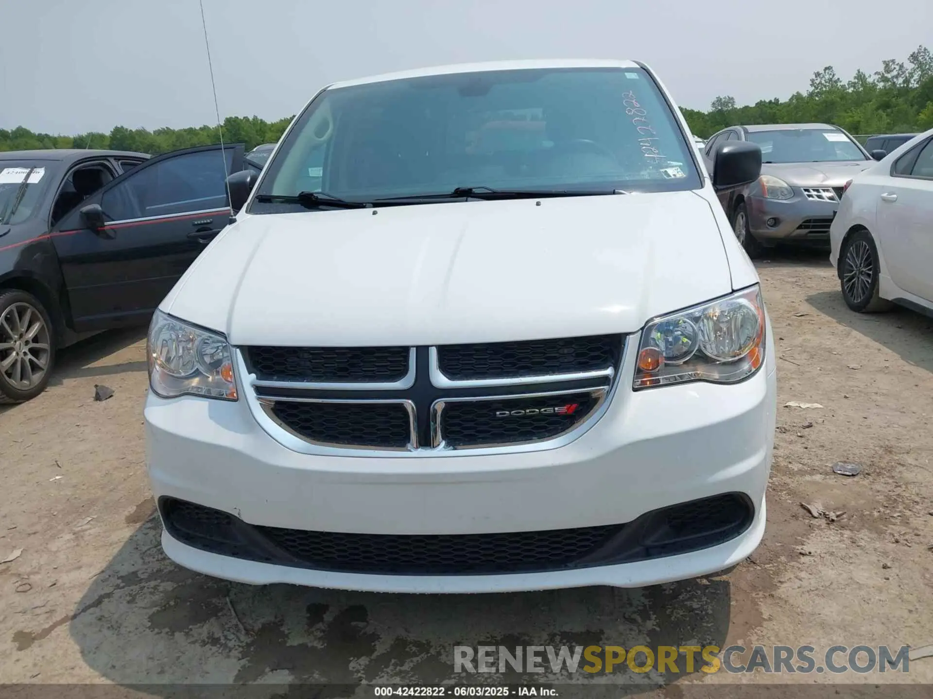 12 Photograph of a damaged car 2C4RDGBG7KR525001 DODGE GRAND CARAVAN 2019