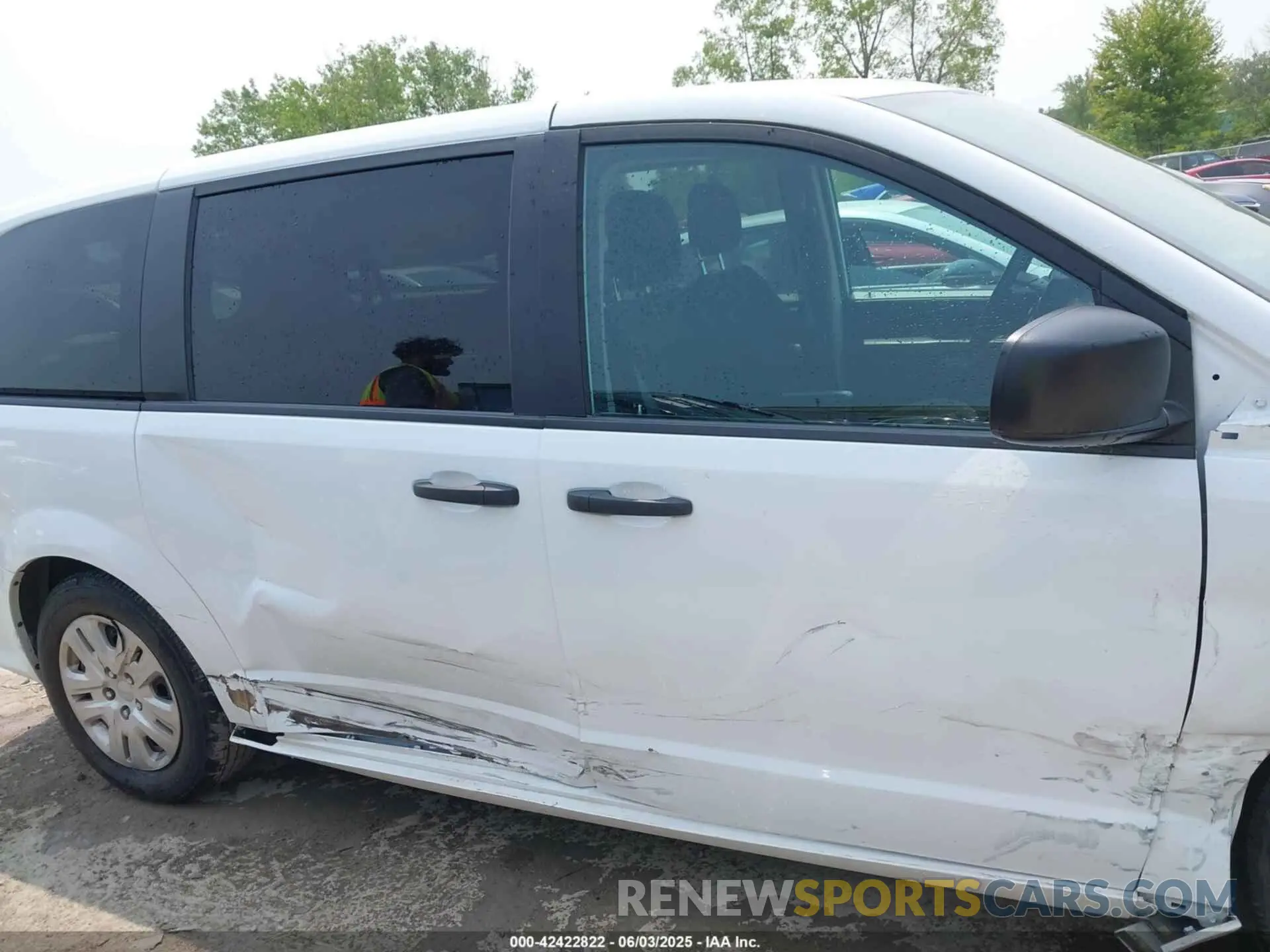 13 Photograph of a damaged car 2C4RDGBG7KR525001 DODGE GRAND CARAVAN 2019