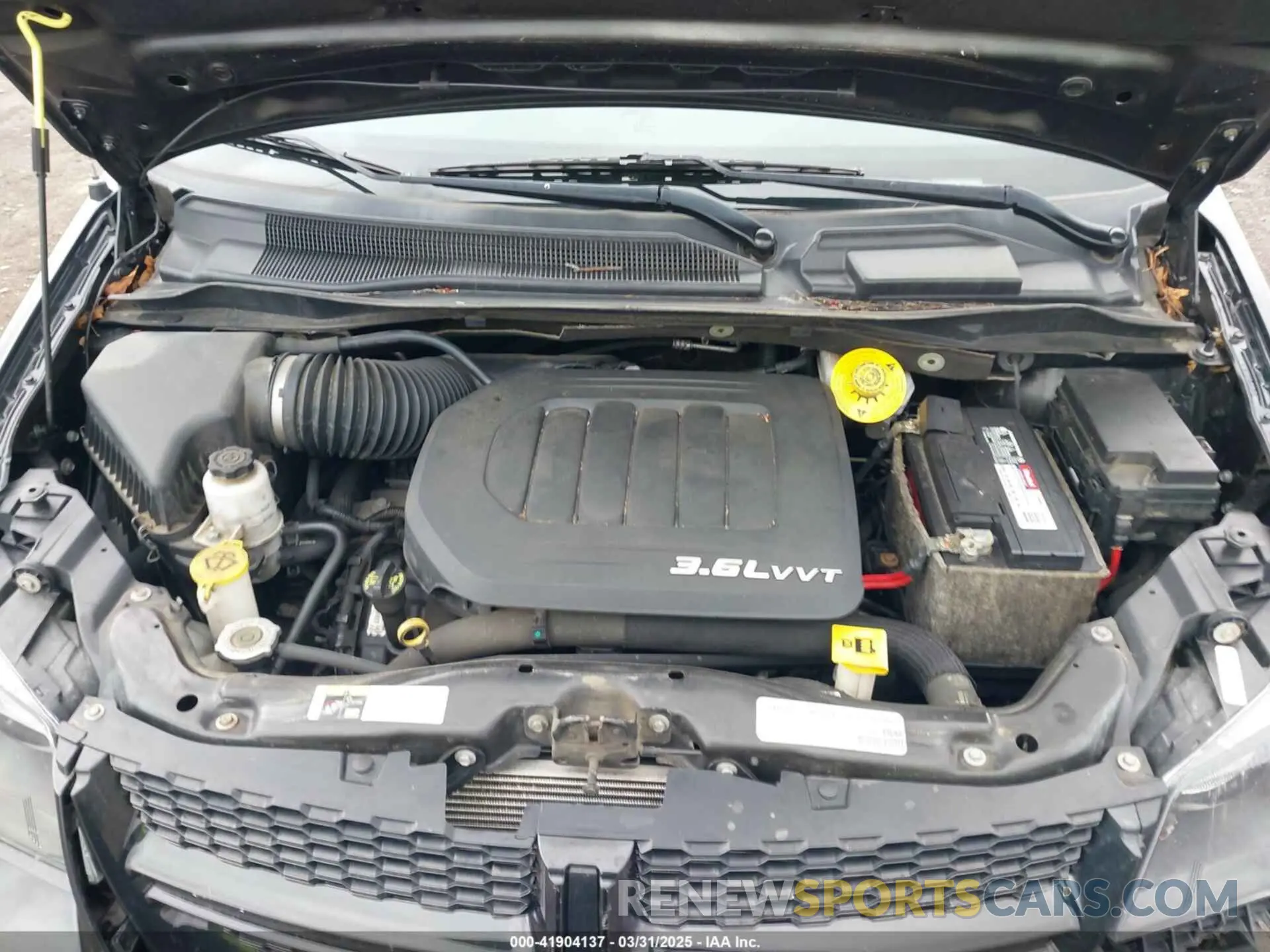 10 Photograph of a damaged car 2C4RDGBG8KR524598 DODGE GRAND CARAVAN 2019