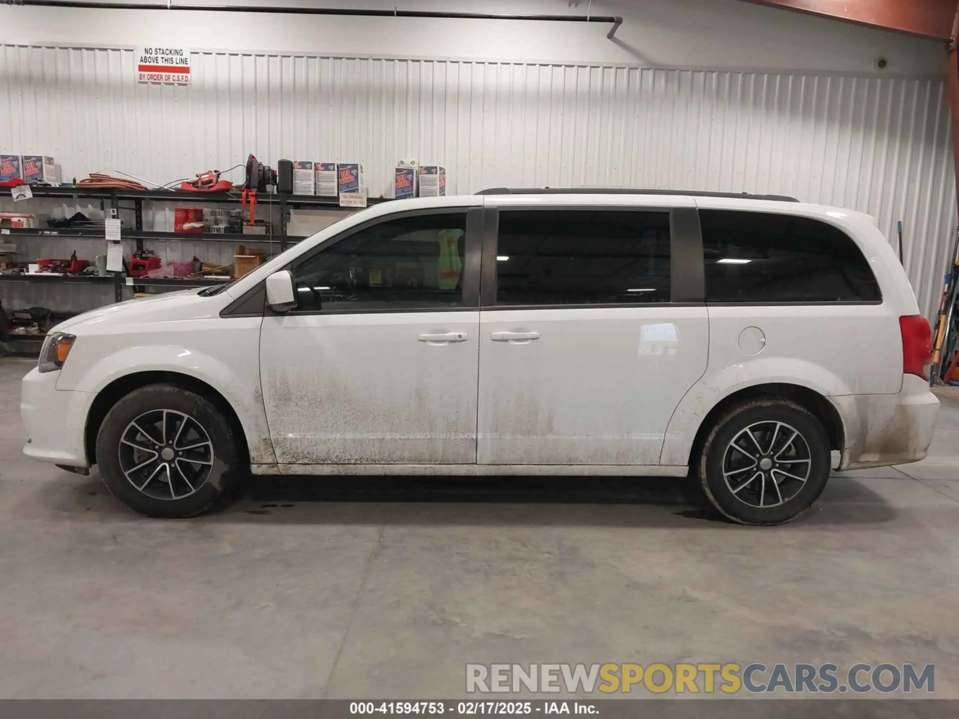 14 Photograph of a damaged car 2C4RDGBG8KR531227 DODGE GRAND CARAVAN 2019