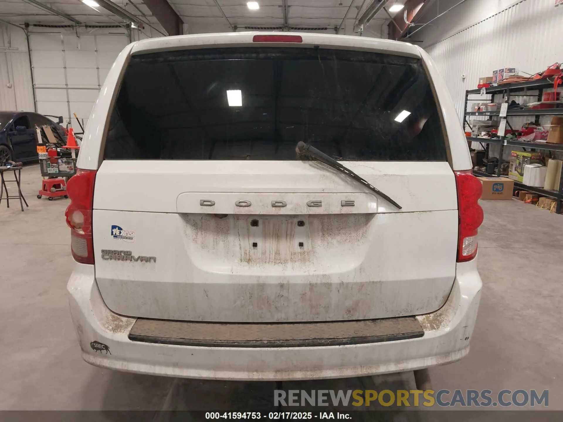 16 Photograph of a damaged car 2C4RDGBG8KR531227 DODGE GRAND CARAVAN 2019