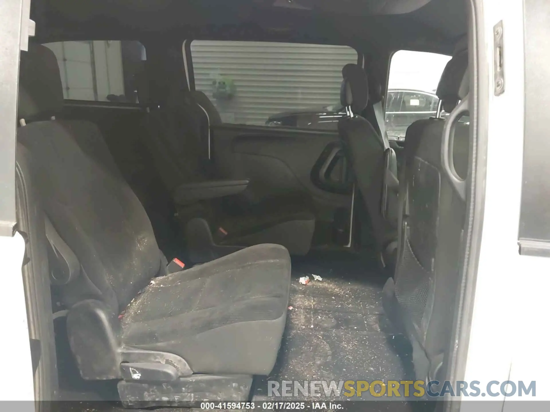 8 Photograph of a damaged car 2C4RDGBG8KR531227 DODGE GRAND CARAVAN 2019