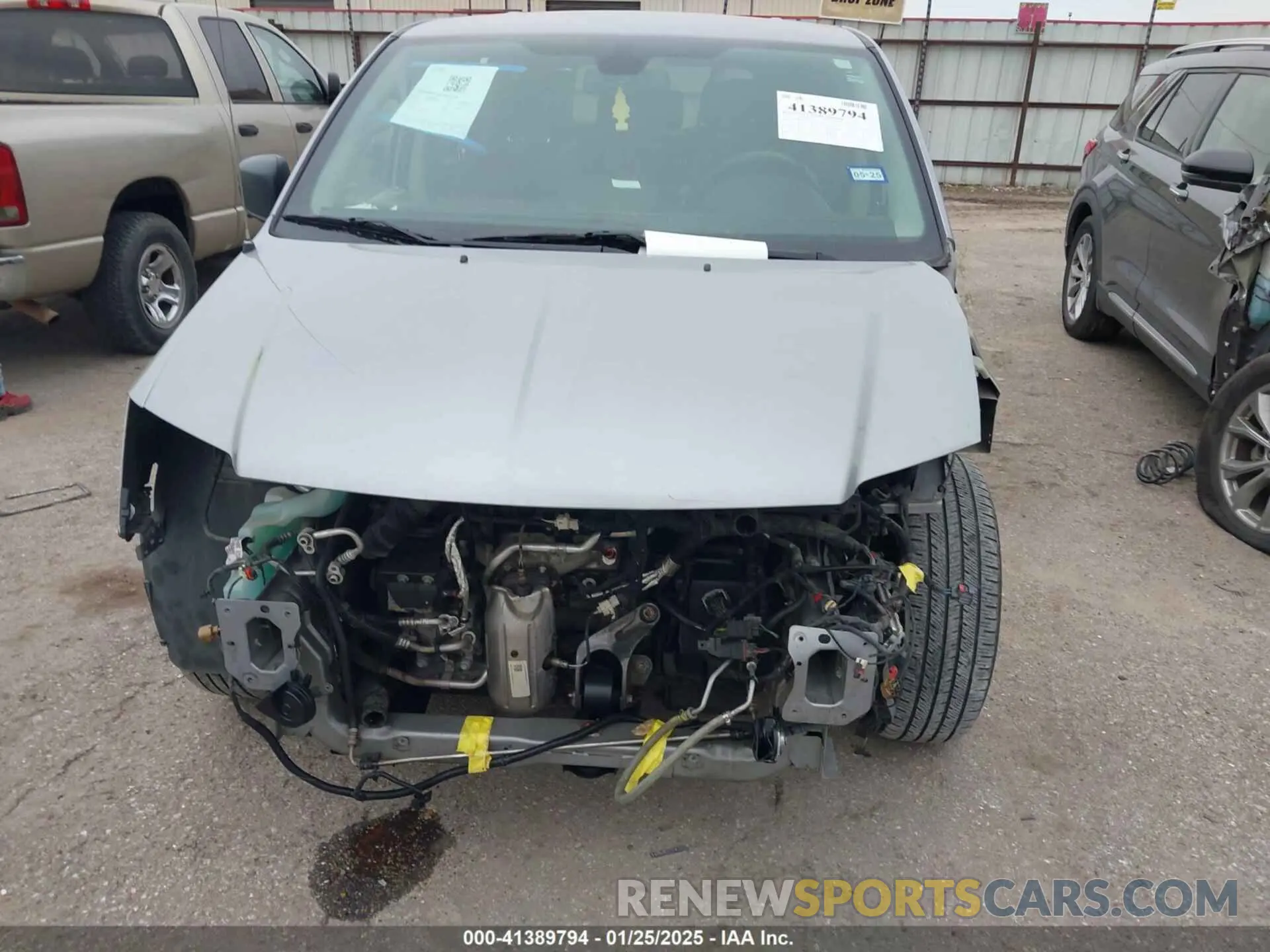 12 Photograph of a damaged car 2C4RDGBG8KR581187 DODGE GRAND CARAVAN 2019