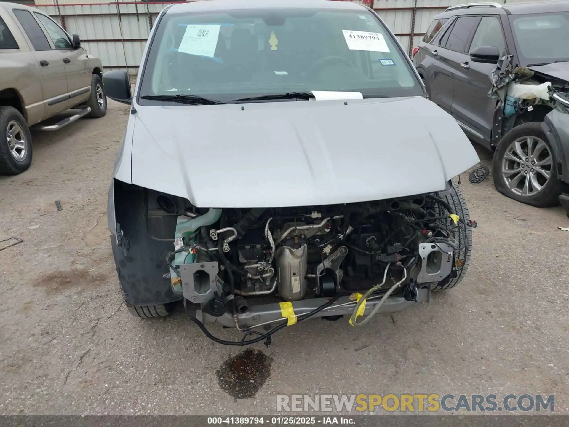 6 Photograph of a damaged car 2C4RDGBG8KR581187 DODGE GRAND CARAVAN 2019