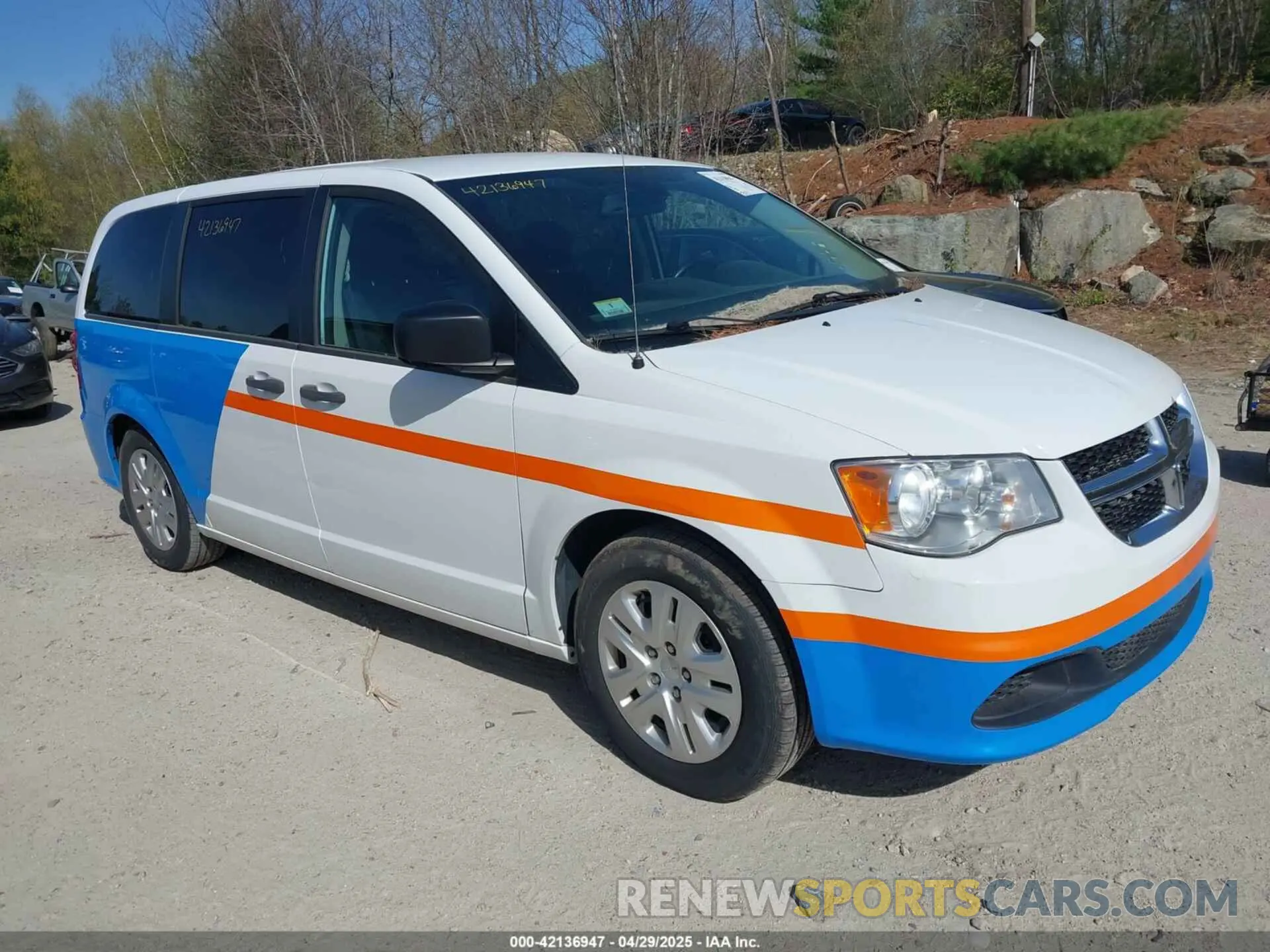 1 Photograph of a damaged car 2C4RDGBG8KR646829 DODGE GRAND CARAVAN 2019