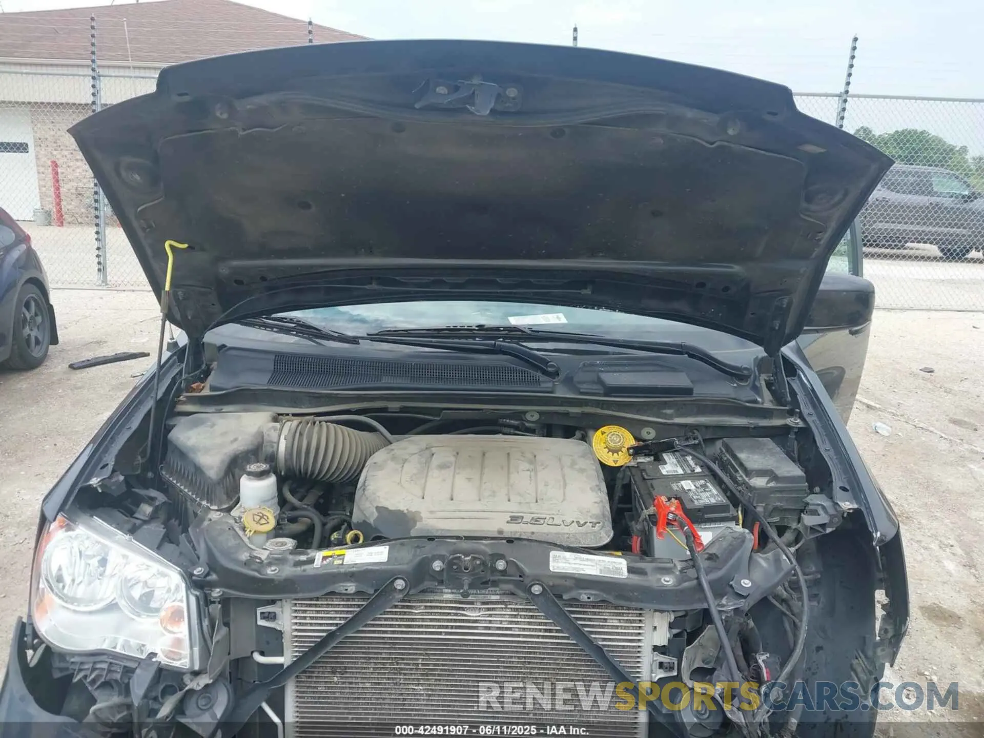 10 Photograph of a damaged car 2C4RDGBG8KR783558 DODGE GRAND CARAVAN 2019