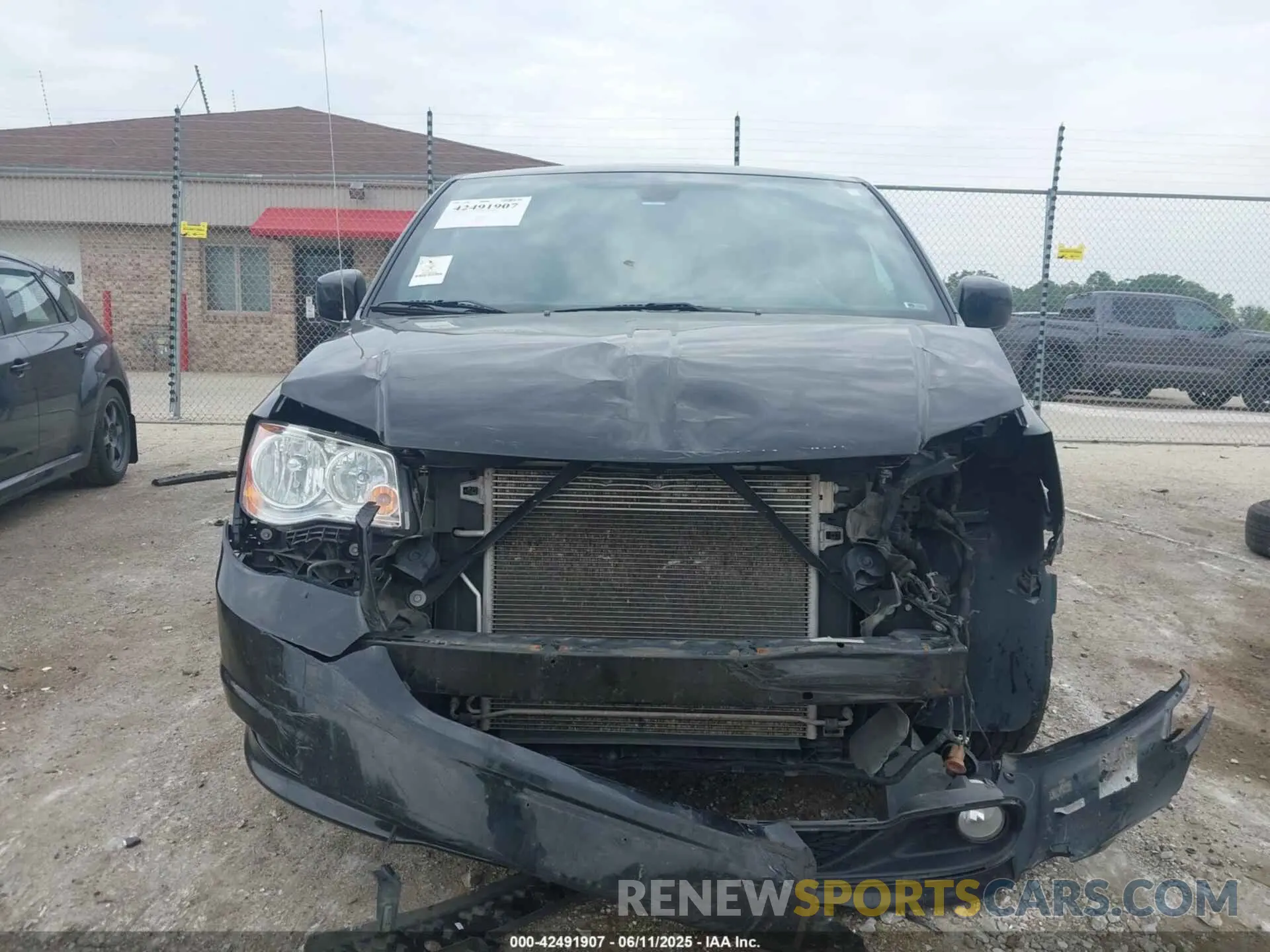 12 Photograph of a damaged car 2C4RDGBG8KR783558 DODGE GRAND CARAVAN 2019