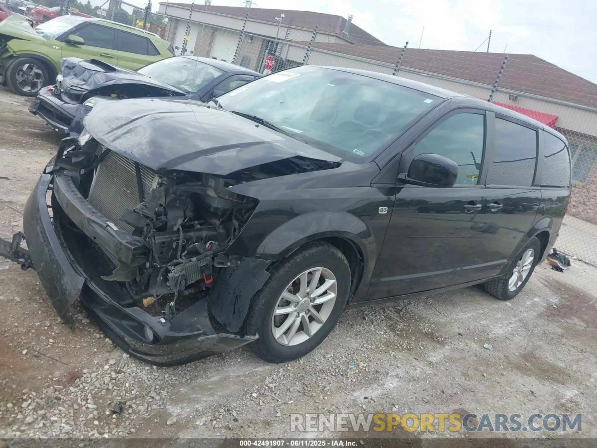 2 Photograph of a damaged car 2C4RDGBG8KR783558 DODGE GRAND CARAVAN 2019