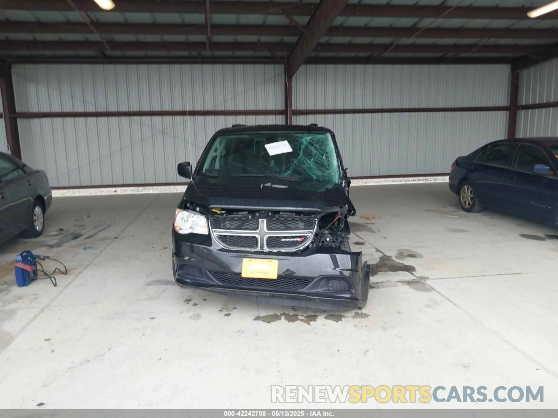 11 Photograph of a damaged car 2C4RDGBG8KR805963 DODGE GRAND CARAVAN 2019