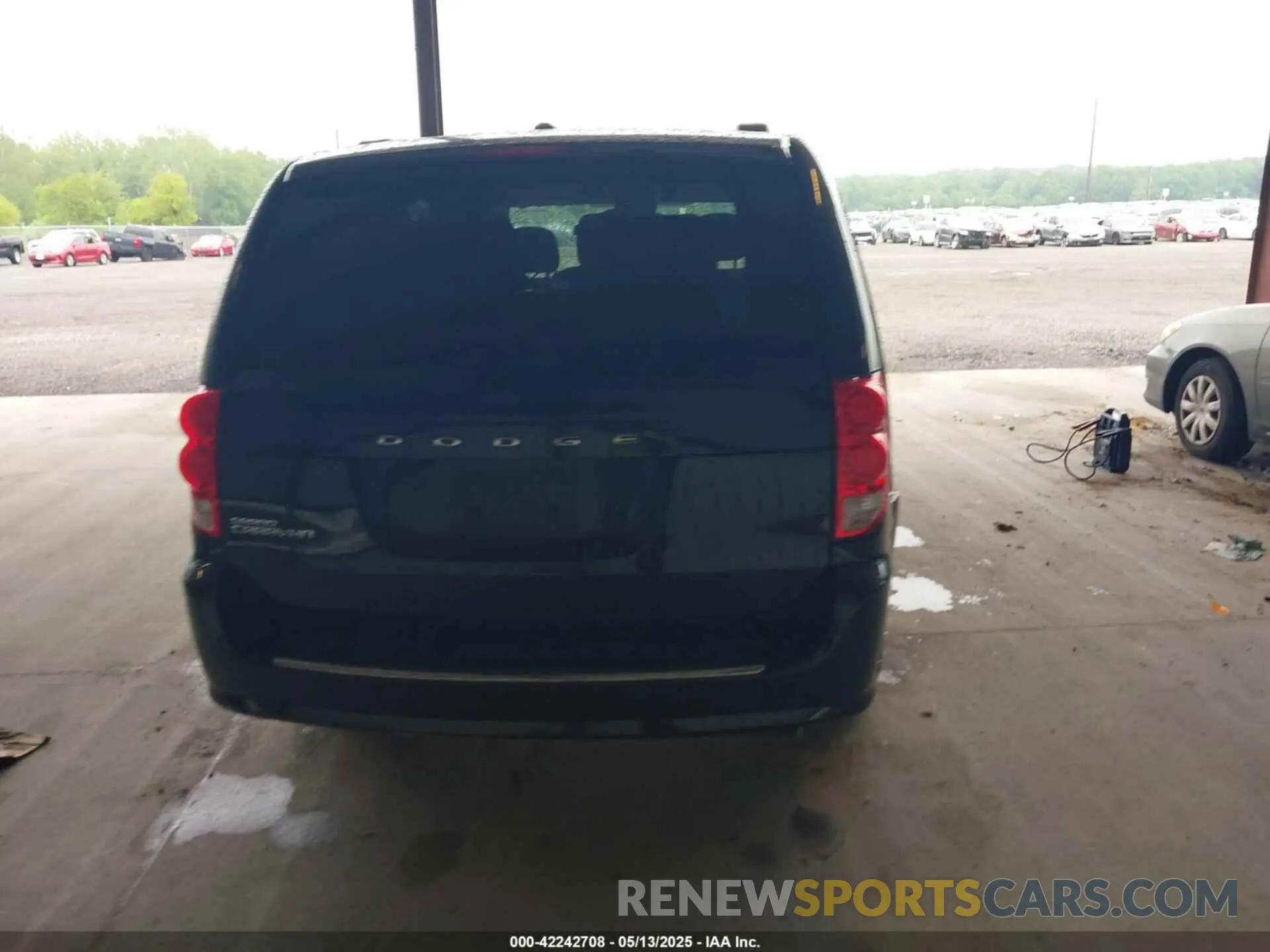 15 Photograph of a damaged car 2C4RDGBG8KR805963 DODGE GRAND CARAVAN 2019