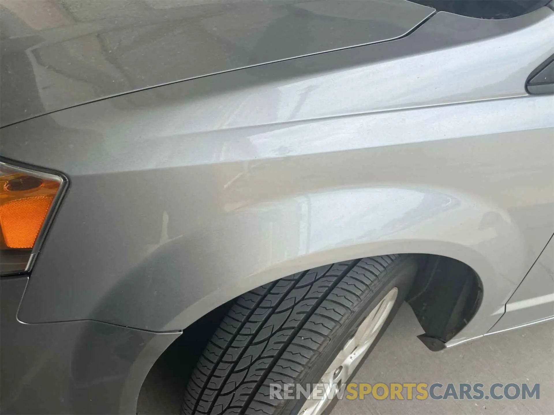 37 Photograph of a damaged car 2C4RDGBG9KR501654 DODGE GRAND CARAVAN 2019